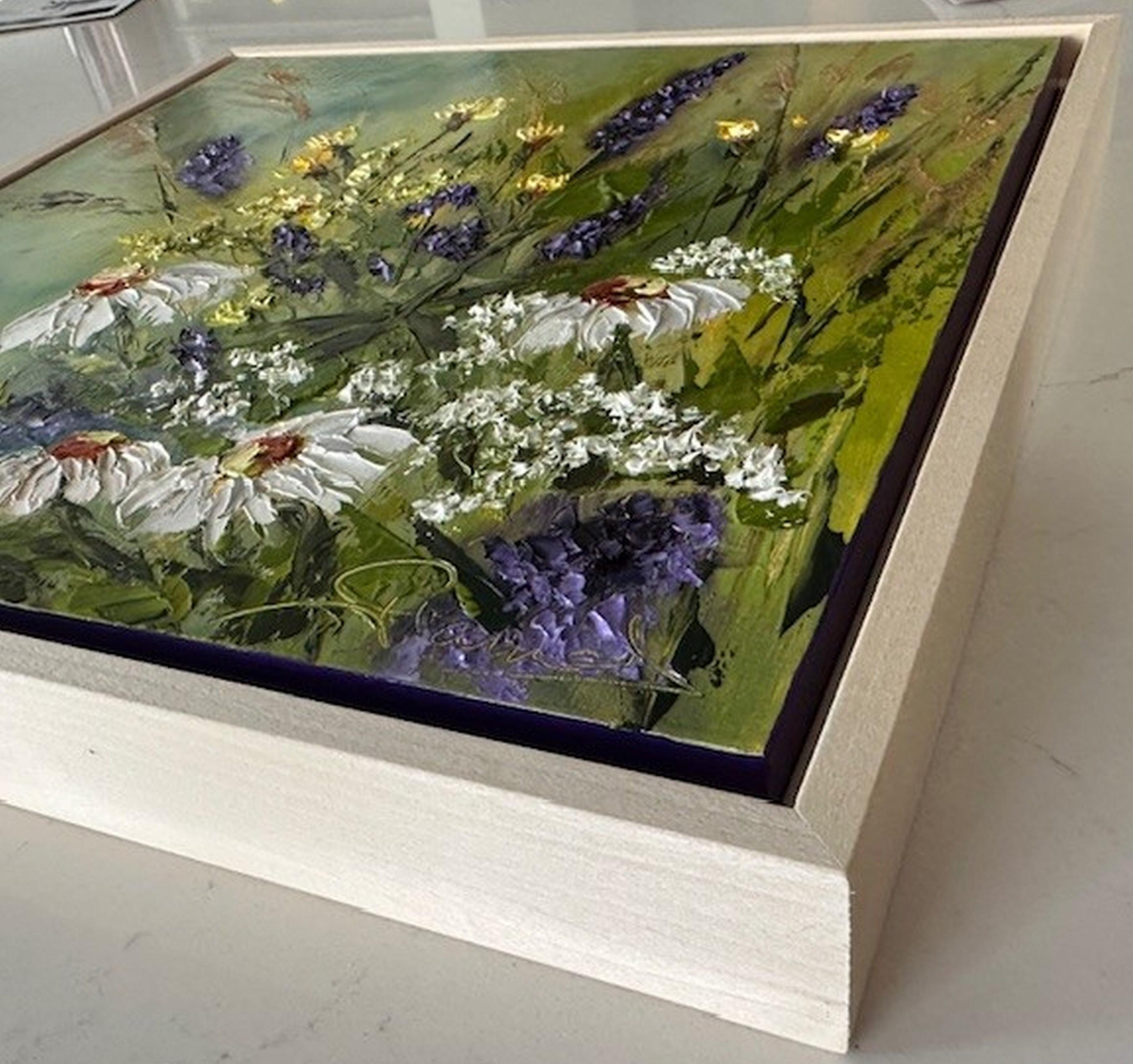 Blumenstrauß (Ölgemälde, Impasto, Impressionismus, farbenfroh, Pastell, WARM) (Braun), Landscape Painting, von Genevieve Hamel