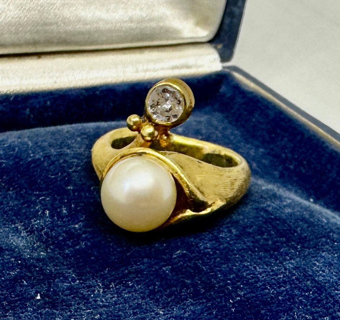 Gennady Osmerkin Diamond Pearl Ring 18 Karat Gold Modern Art Organic Design In Excellent Condition For Sale In New York, NY