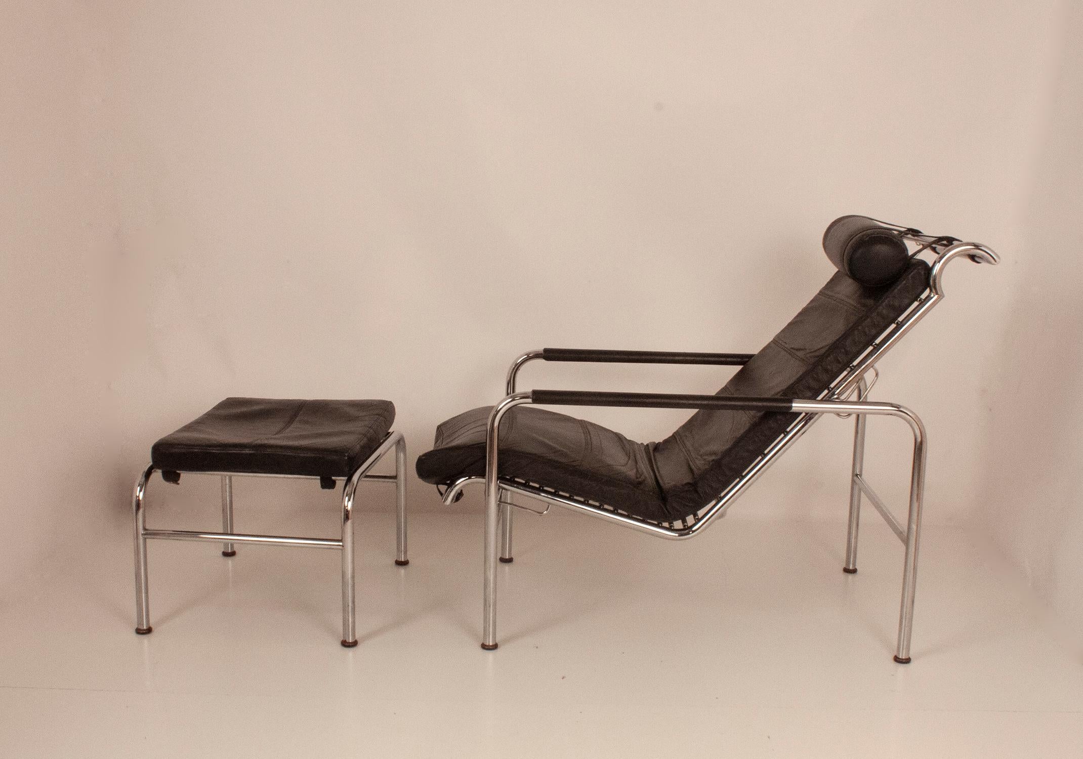 Genni Lounge Chair and Ottoman by Gabriele Mucchi, Italy, 1980s In Good Condition In Barcelona, Cataluna