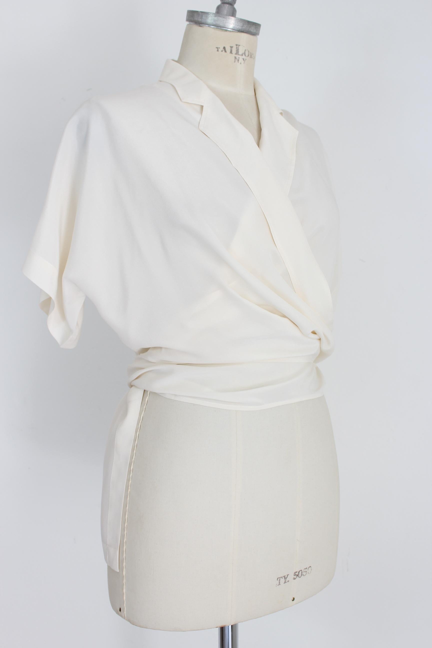 Genny By Versace Vintage Beige Silk Evening Short Shirt  In Good Condition In Brindisi, Bt