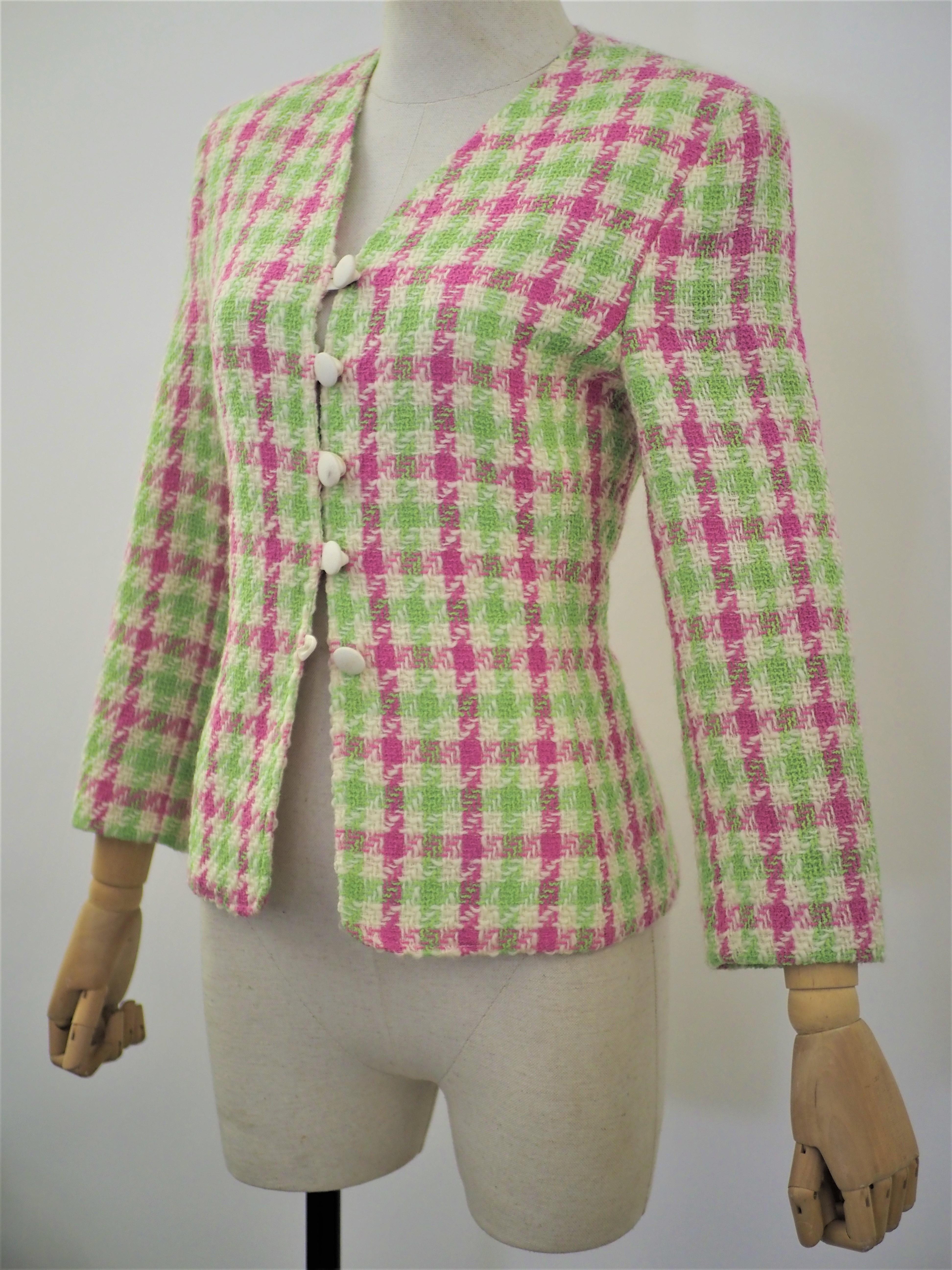 Genny multicoloured wool jacket
totally made in italy in size M 