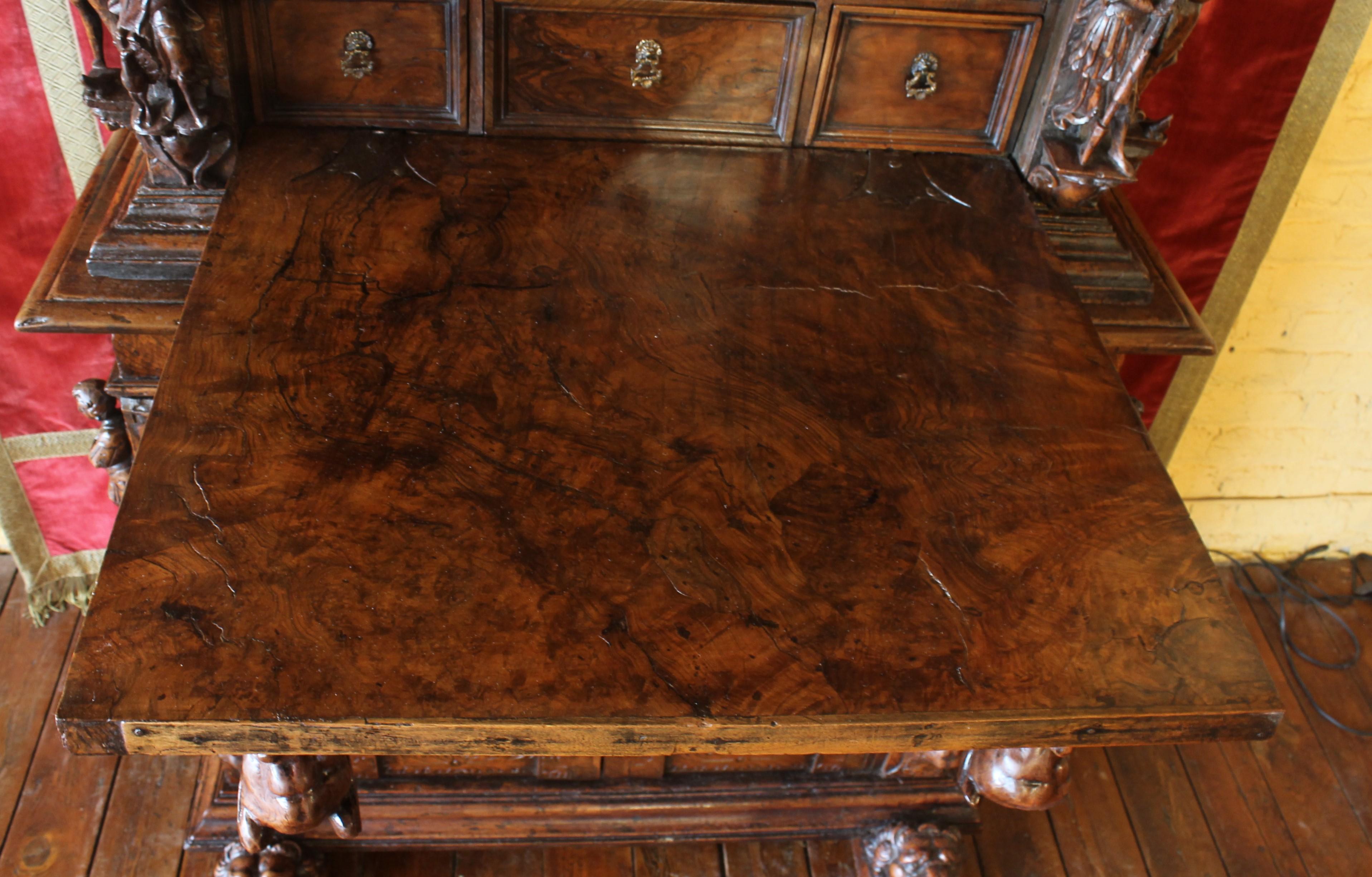 Genoese Cabinet Called Stipo From The Renaissance Period In Walnut - 16th Centur For Sale 9