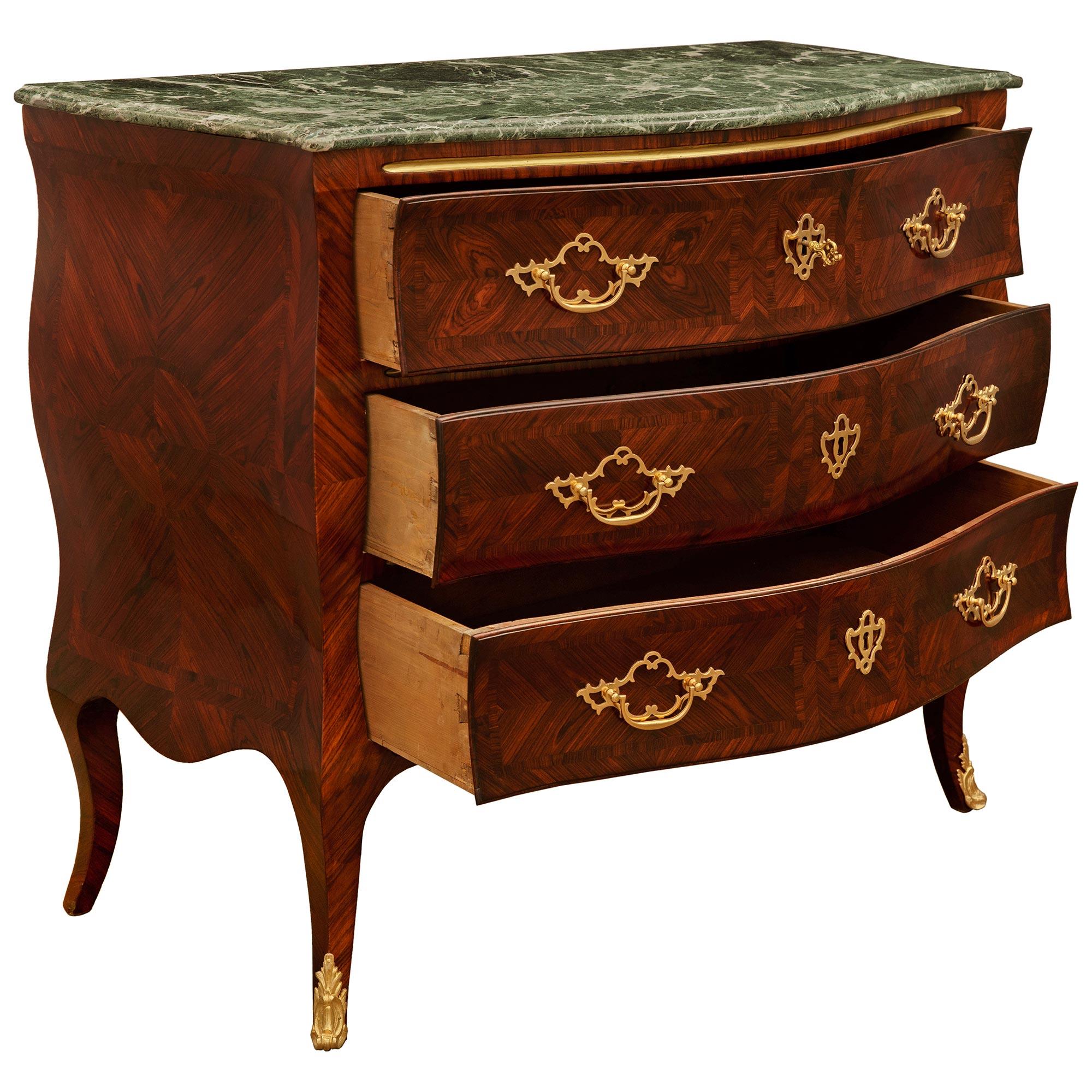 Genovés del siglo XIX estilo Luis XV Cómoda de Palisandro, Mármol y Ormolu en Bueno estado para la venta en West Palm Beach, FL