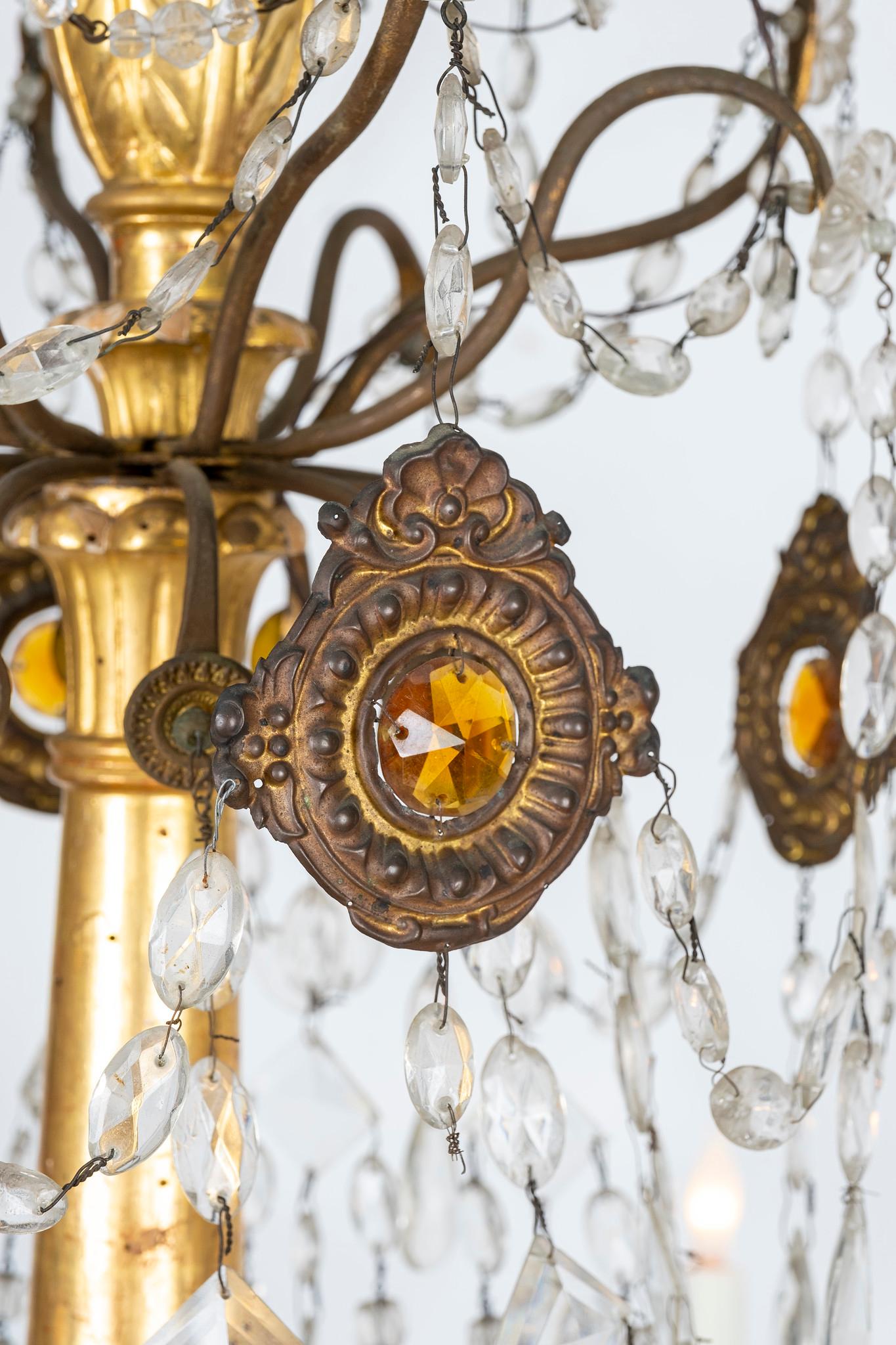Genovese Crystal Chandelier In Good Condition In Houston, TX