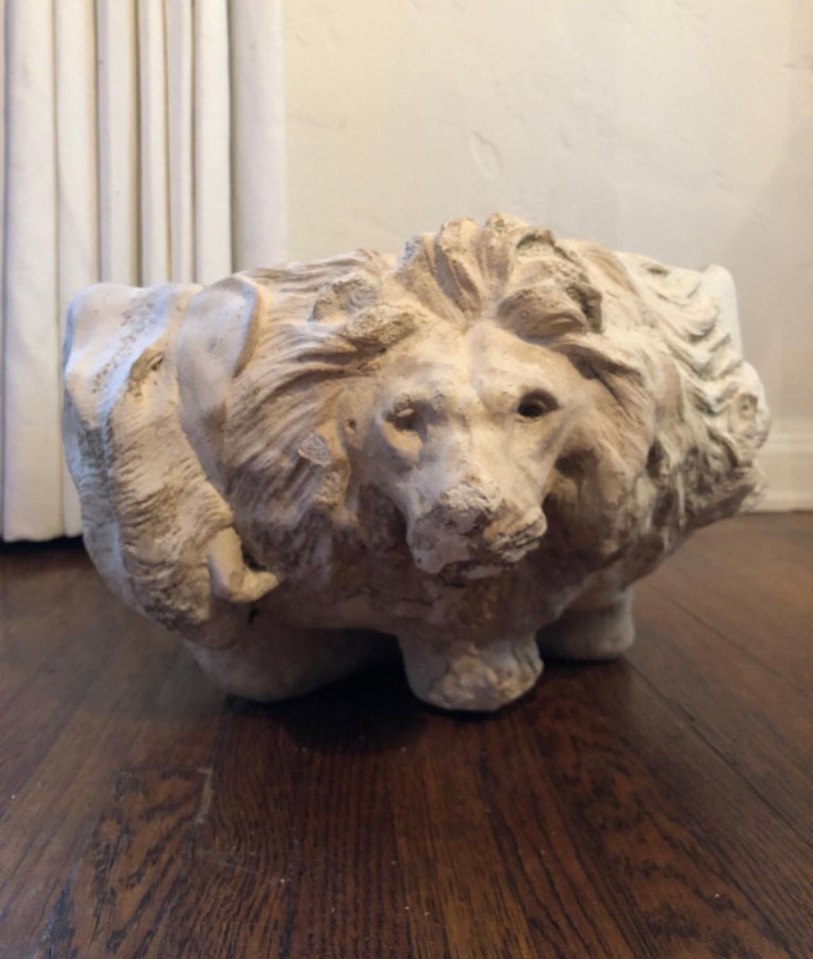 Pierre artificielle Jardinière/ Jardinière de style Genryusai Seiya en pierre - Animaux zoomorphes avec lion en vente
