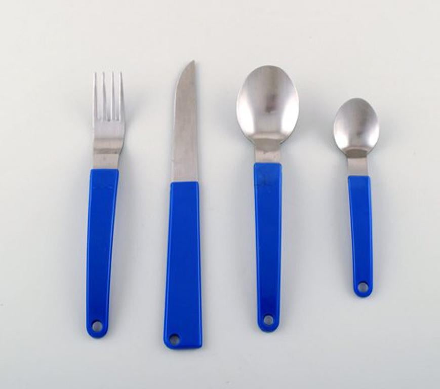Gense, Sweden. Holiday dinner service, cutlery for four people in stainless steel and dark blue melamine plastic. 1960's.
In very good condition.
Stamped.
The knife measures: 20.5 cm.