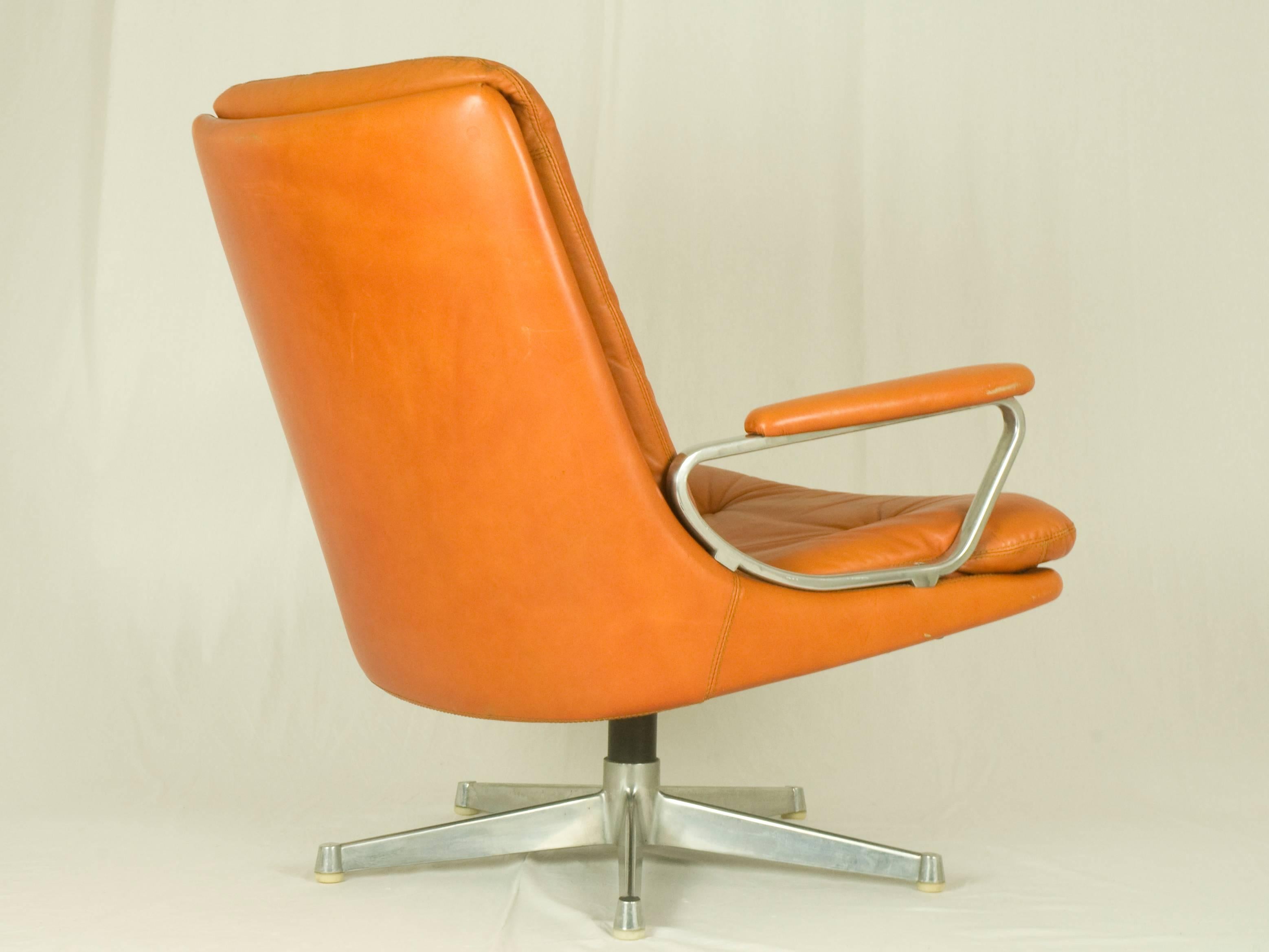 Painted Gentilina Leather Lounge Chairs by André Vandenbeuck for Strässle, 1960s, Pair For Sale