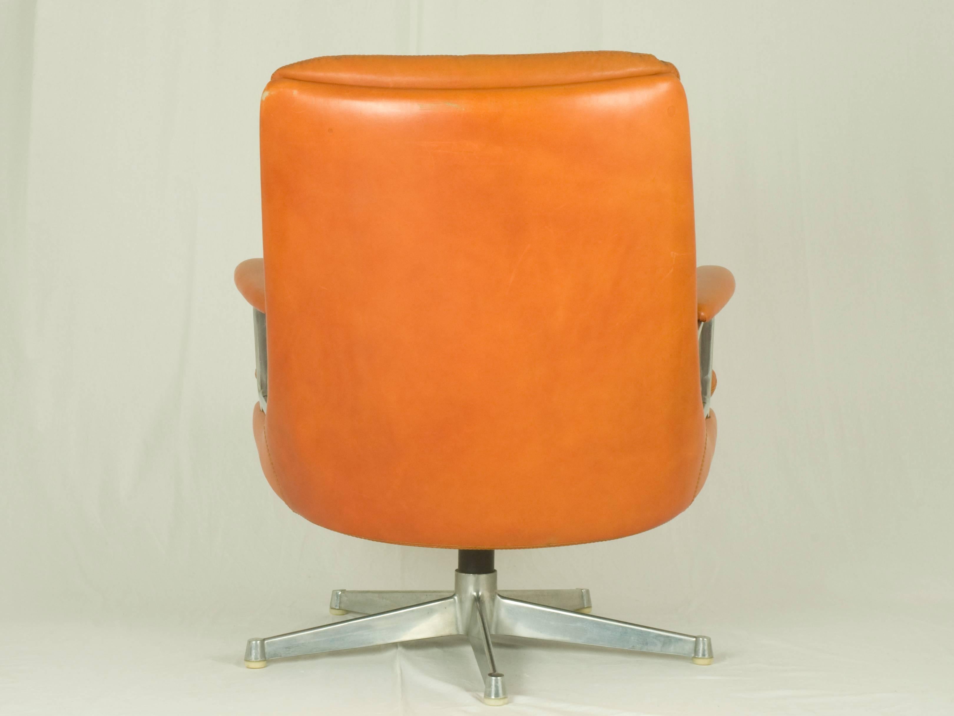 Gentilina Leather Lounge Chairs by André Vandenbeuck for Strässle, 1960s, Pair In Good Condition For Sale In Varese, Lombardia