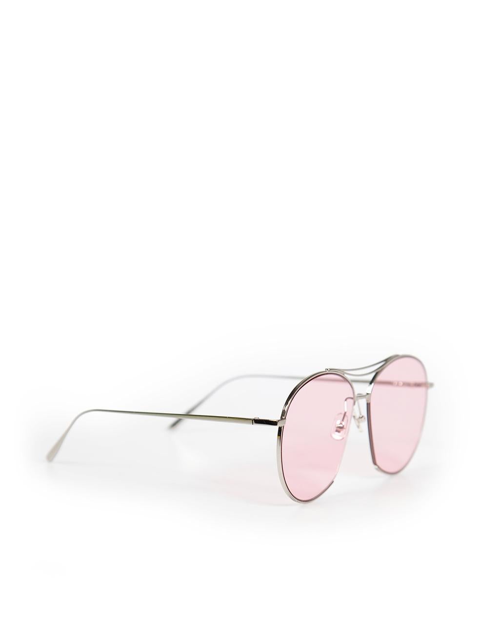 CONDITION is Very good. Hardly any visible wear to sunglasses is evident on this used Gentle Monster designer resale item. This item comes with original case.
 
 Details
 
 
 Model: Jumping Jack
 
 Pink
 
 Metal
 
 Aviator sunglasses
 
 Silver