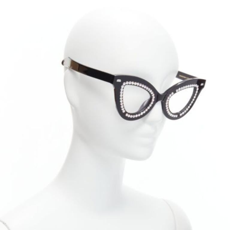 Nero Occhiali da sole GENTLE MONSTER Pushbutton Swarovski Cat Eye in cristallo nero in vendita