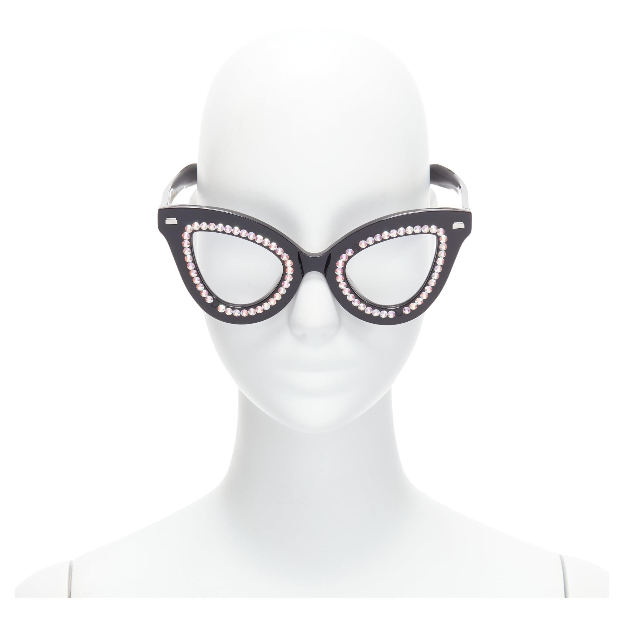 GENTLE MONSTER Lunettes de soleil Pushbutton Swarovski Cat Eye en cristal noir en vente