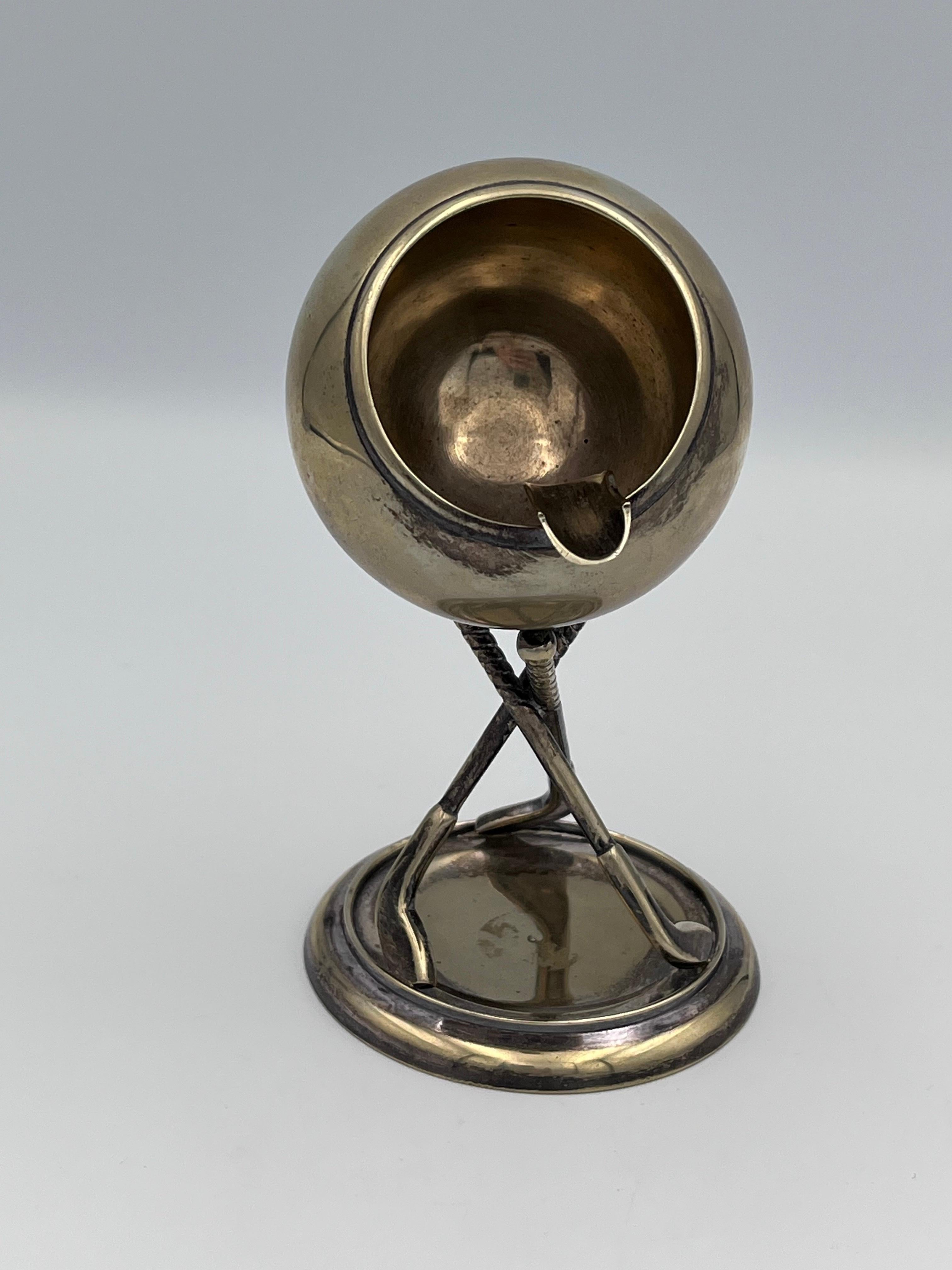 Art déco Cendrier à 3 clubs de golf en métal argenté de style Art Déco anglais des années 30 en vente