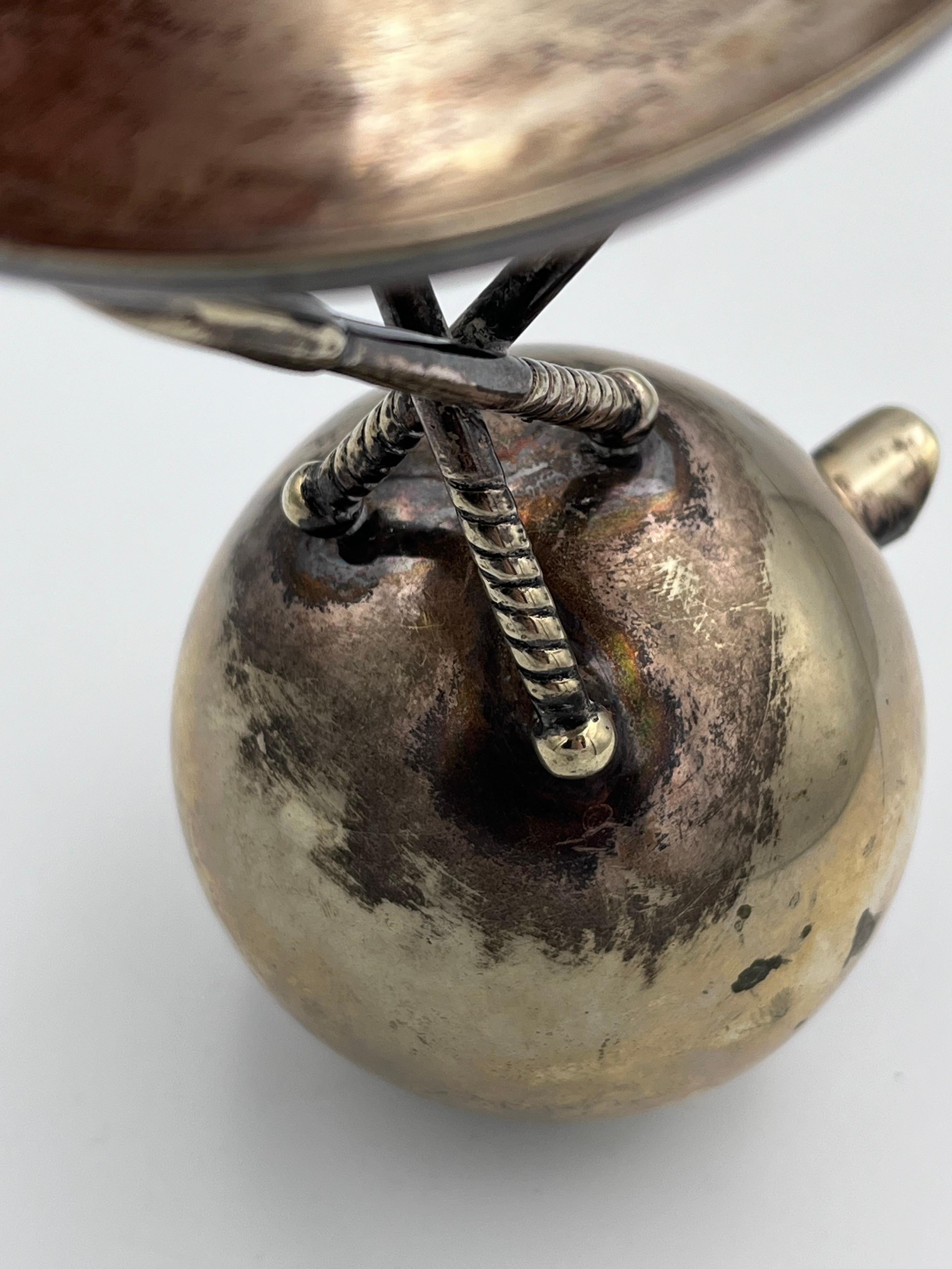 Cendrier à 3 clubs de golf en métal argenté de style Art Déco anglais des années 30 en vente 1