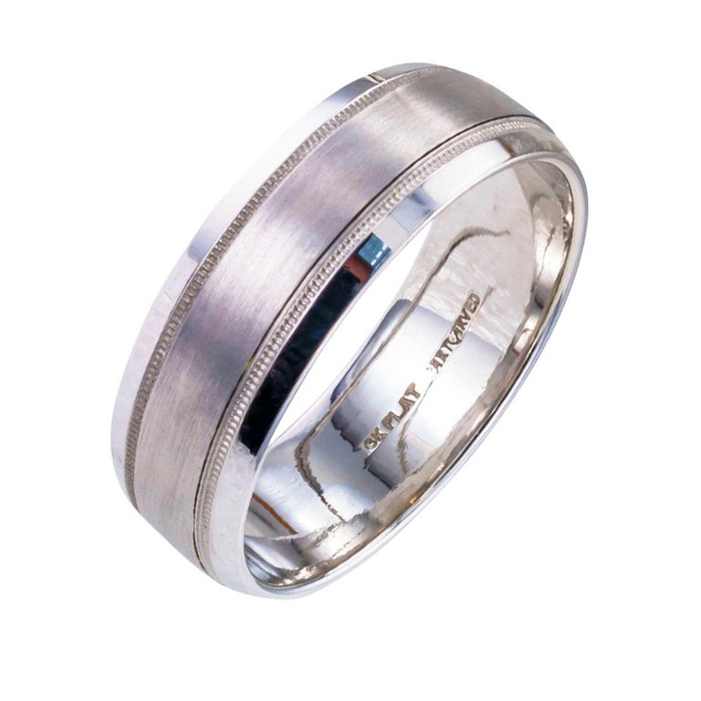 Gentlemans White Gold Platinum Wedding Band Size 11.5 In Good Condition For Sale In Los Angeles, CA