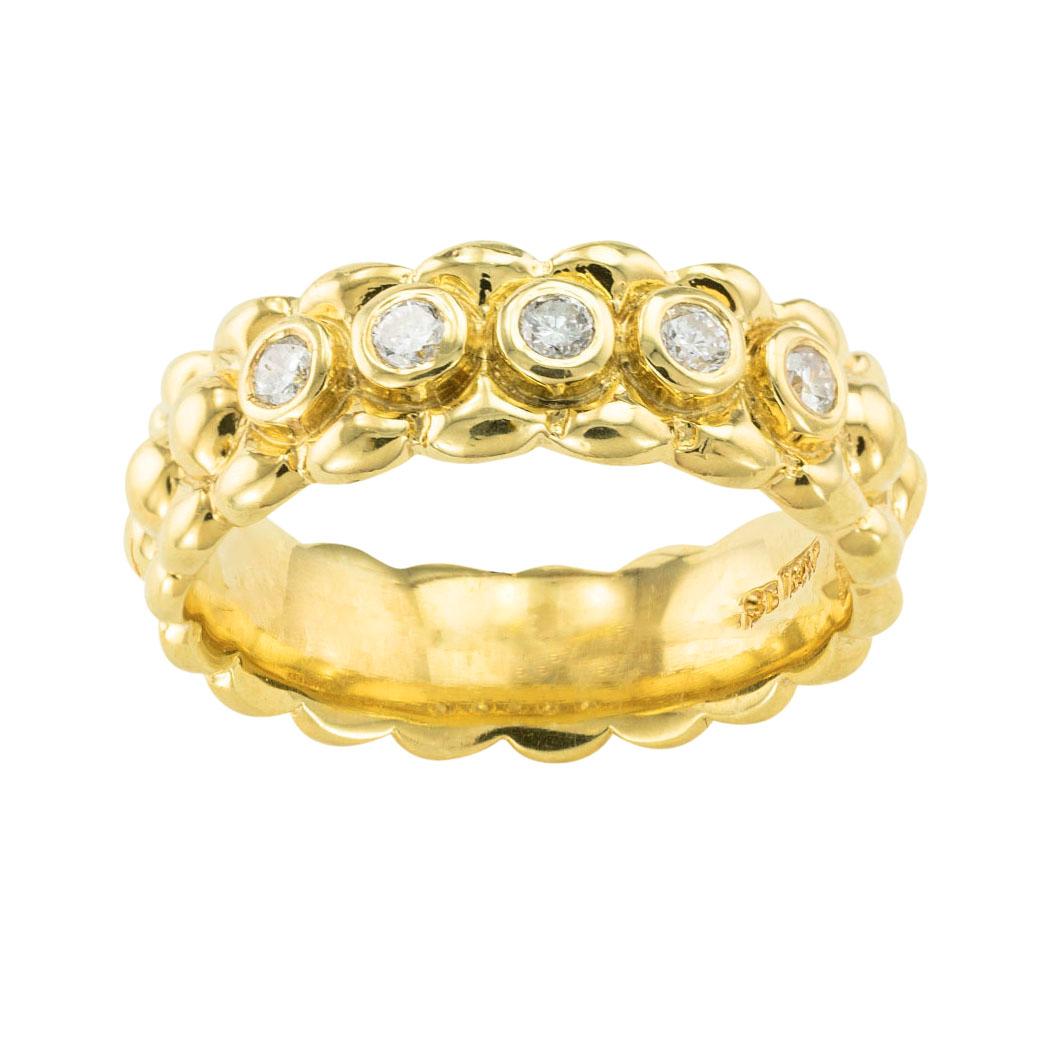 Diamonds and yellow gold gentleman’s five-stone wedding band circa 2000. *

SPECIFICATIONS:

DIAMONDS:  five round brilliant-cut diamonds totaling approximately 0.25 carat, approximately G-H color, I clarity.

METAL:  18-karat yellow gold.

WEIGHT: 