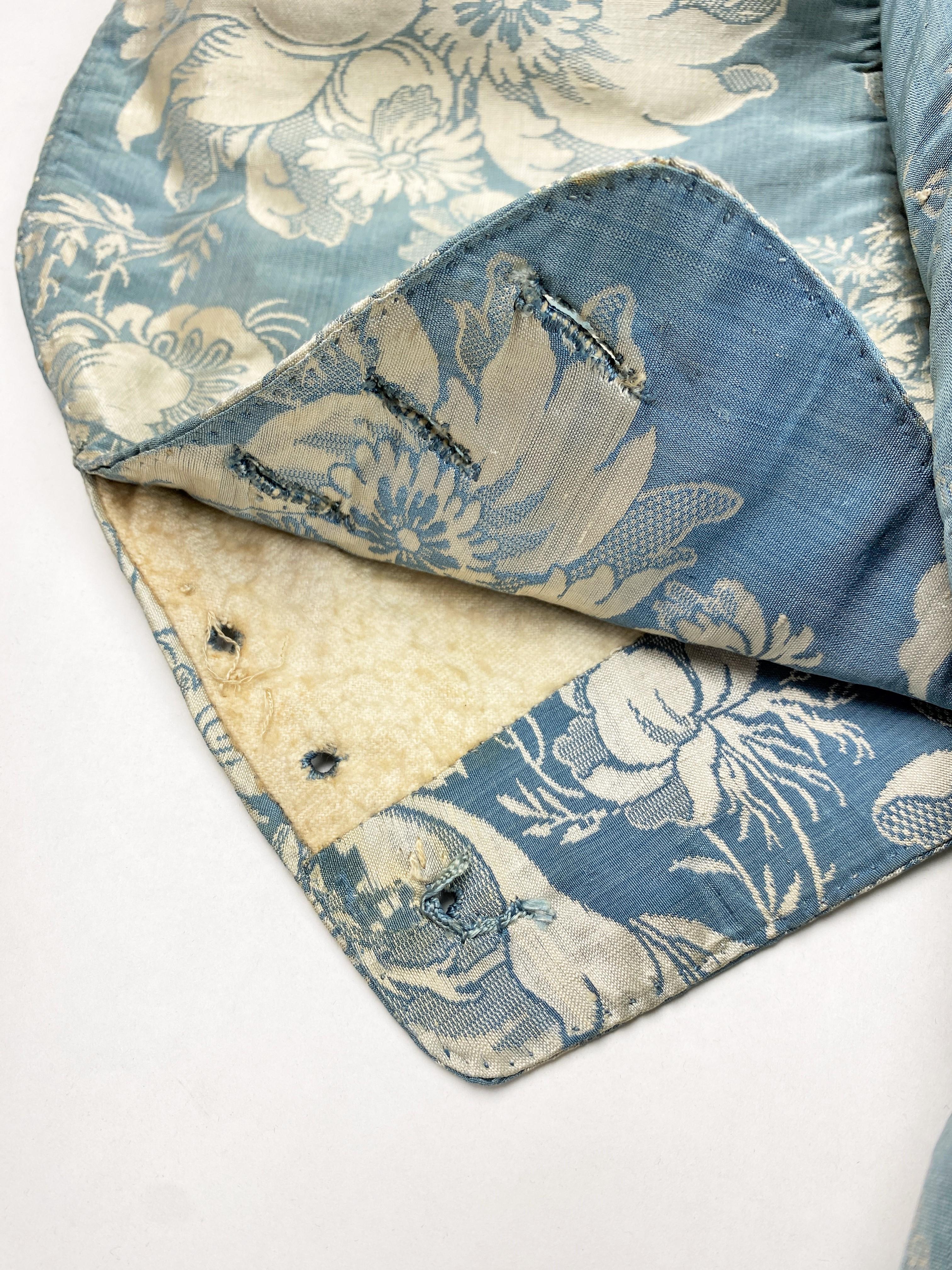 Gentleman's jacket in silk lampas - Holland Circa 1730-1740 For Sale 10