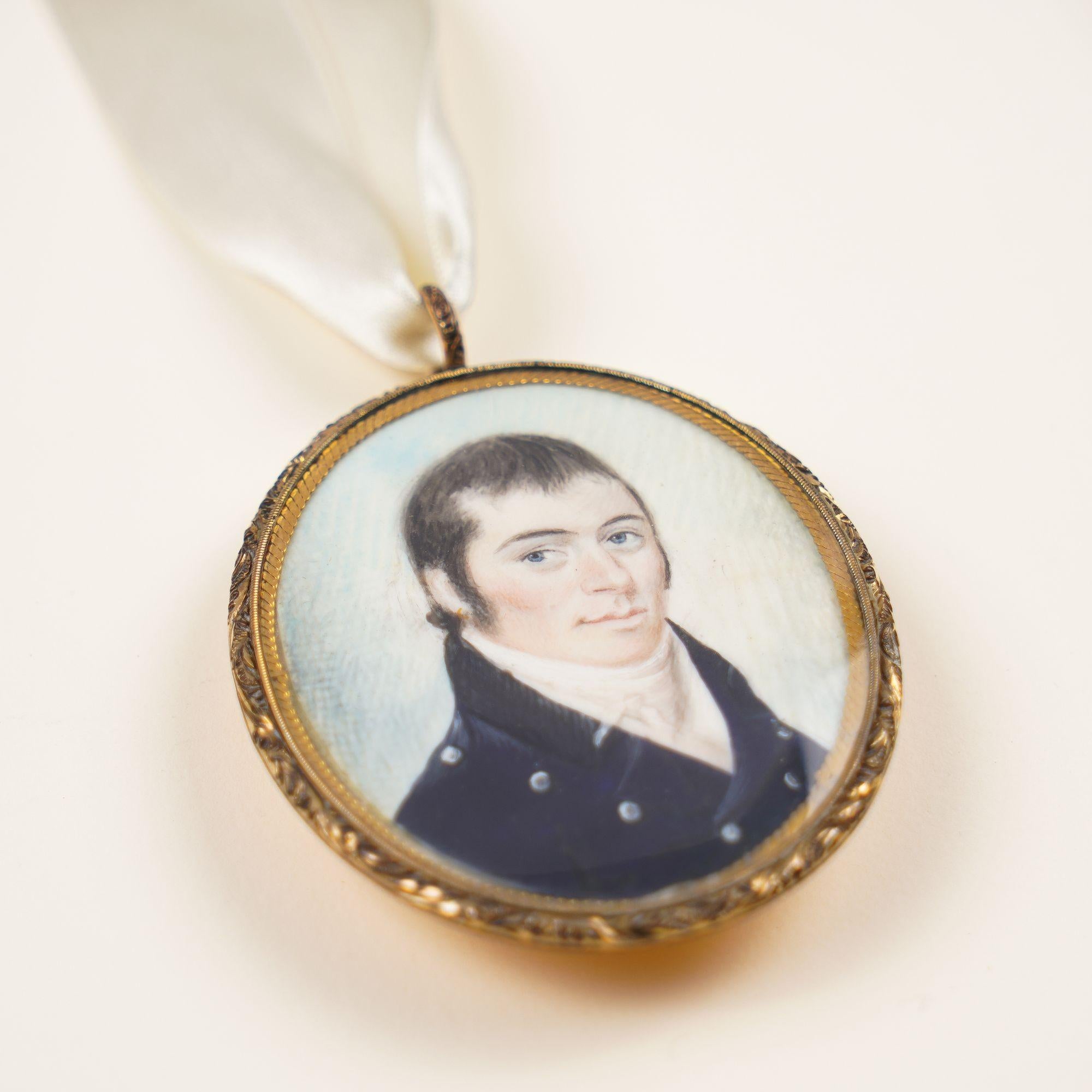 Américain Portrait d'un gentleman sur os dans un cadre doré, C.C. 1810 en vente