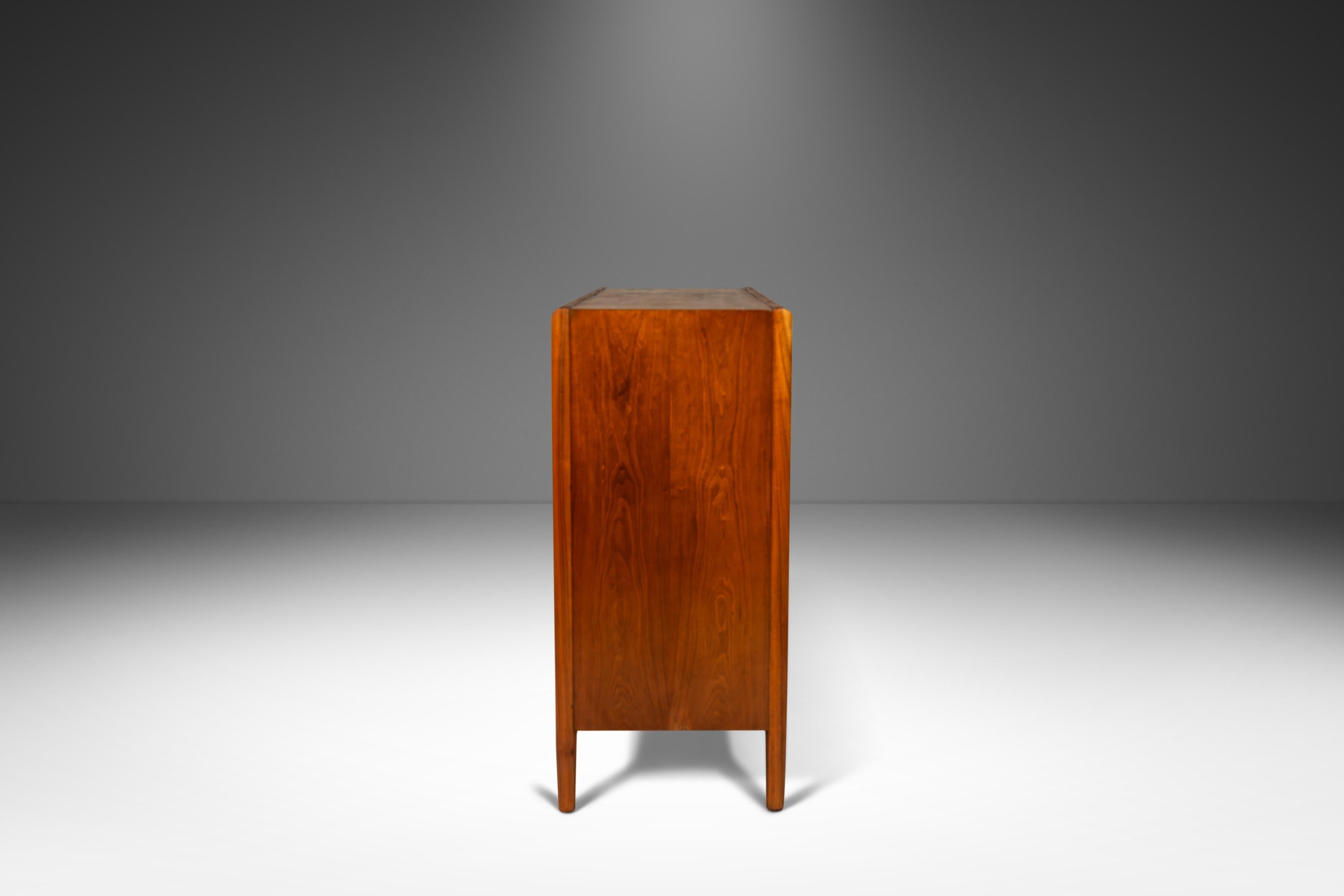 American Gentlemen's Dresser by Barney Flagg for Drexel, Parallel Line, USA, 1960s For Sale