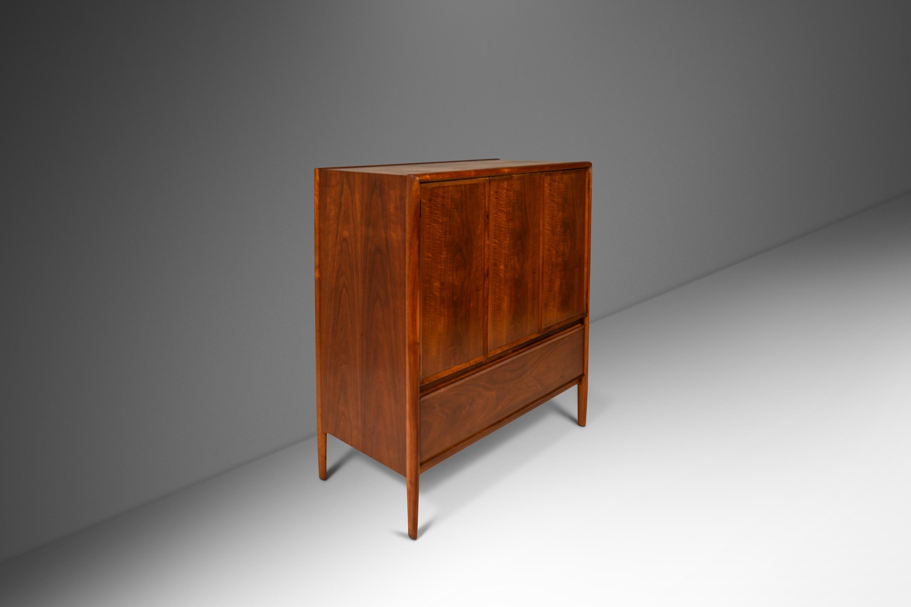 Mid-20th Century Gentlemen's Dresser by Barney Flagg for Drexel, Parallel Line, USA, 1960s For Sale