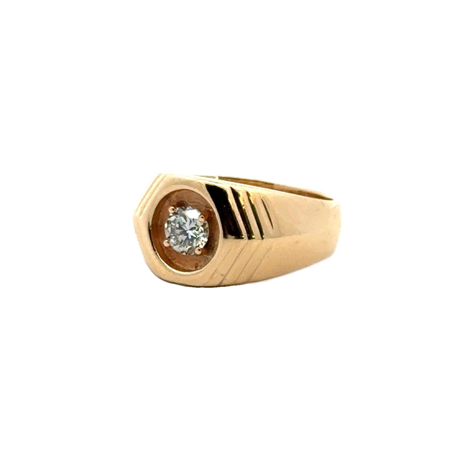 Modern Gents Diamond 14 Karat Yellow Gold Solitaire Ring