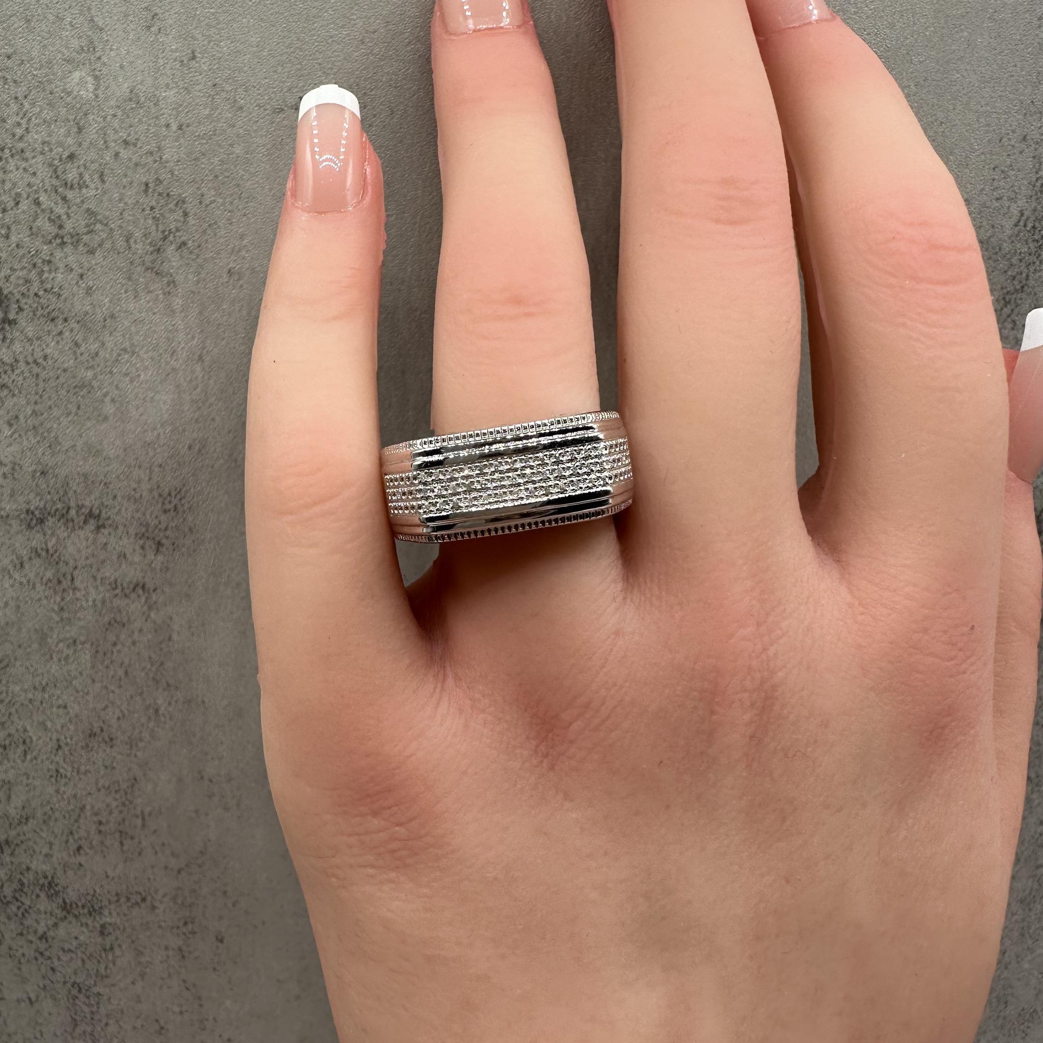 Taille ronde Bague pour homme en argent - 0.10ctw, Taille 10.5, Nouveau en vente