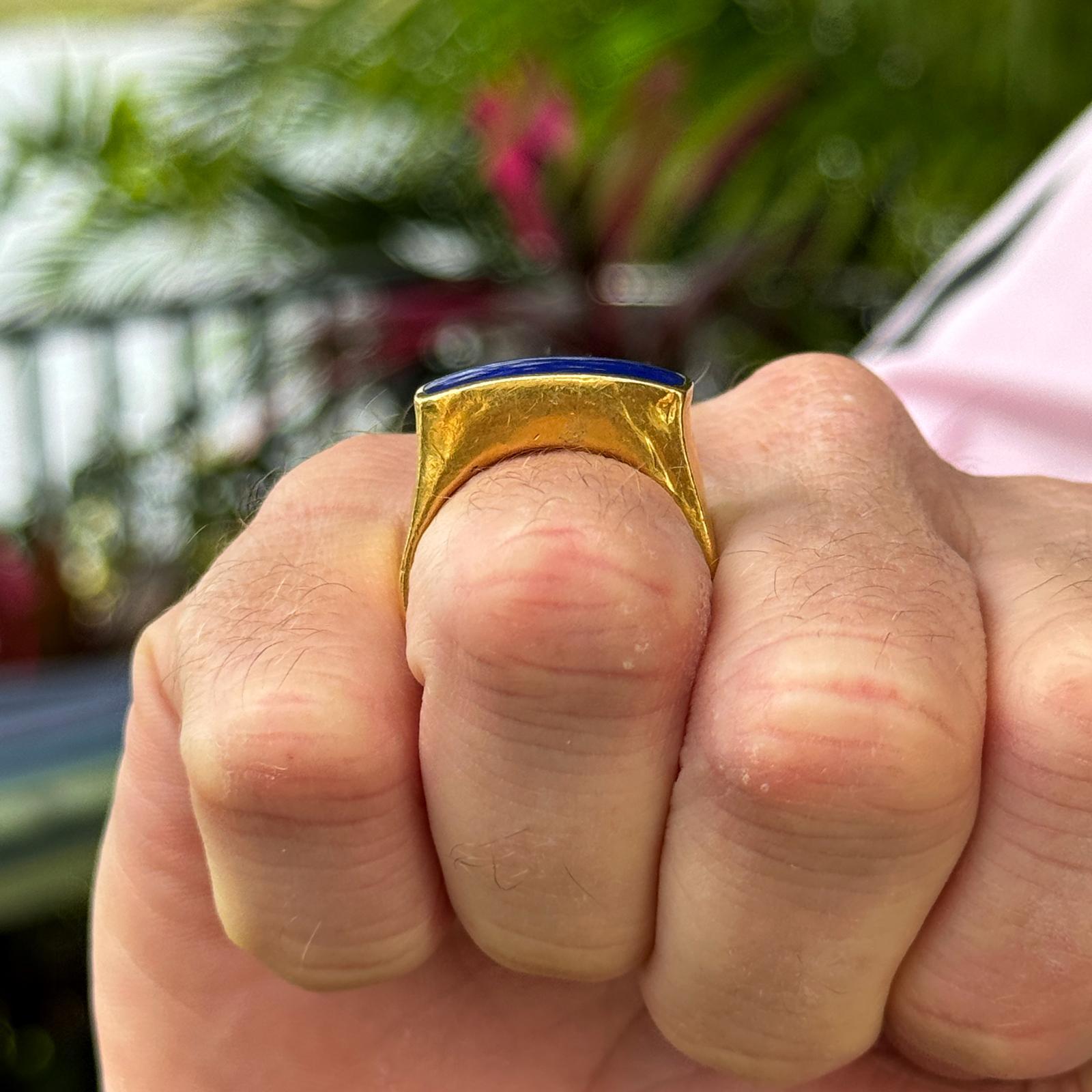 Gents Lapis Lazuli 22 Karat Yellow Gold Artisan Men's Ring In Excellent Condition For Sale In Boca Raton, FL