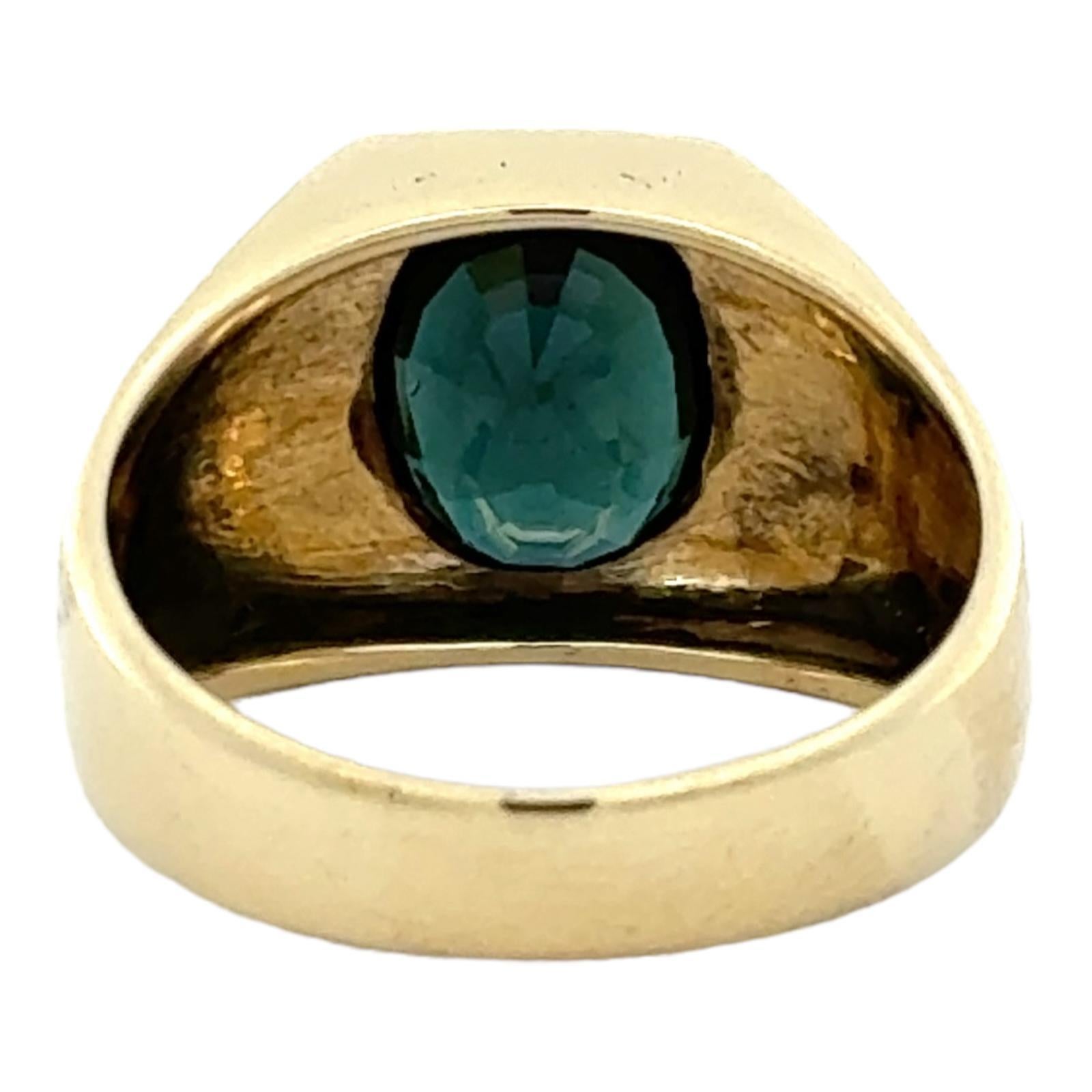 Herrenring aus 18 Karat Gelbgold mit ovalem Saphir und Lünette für Herren für Damen oder Herren