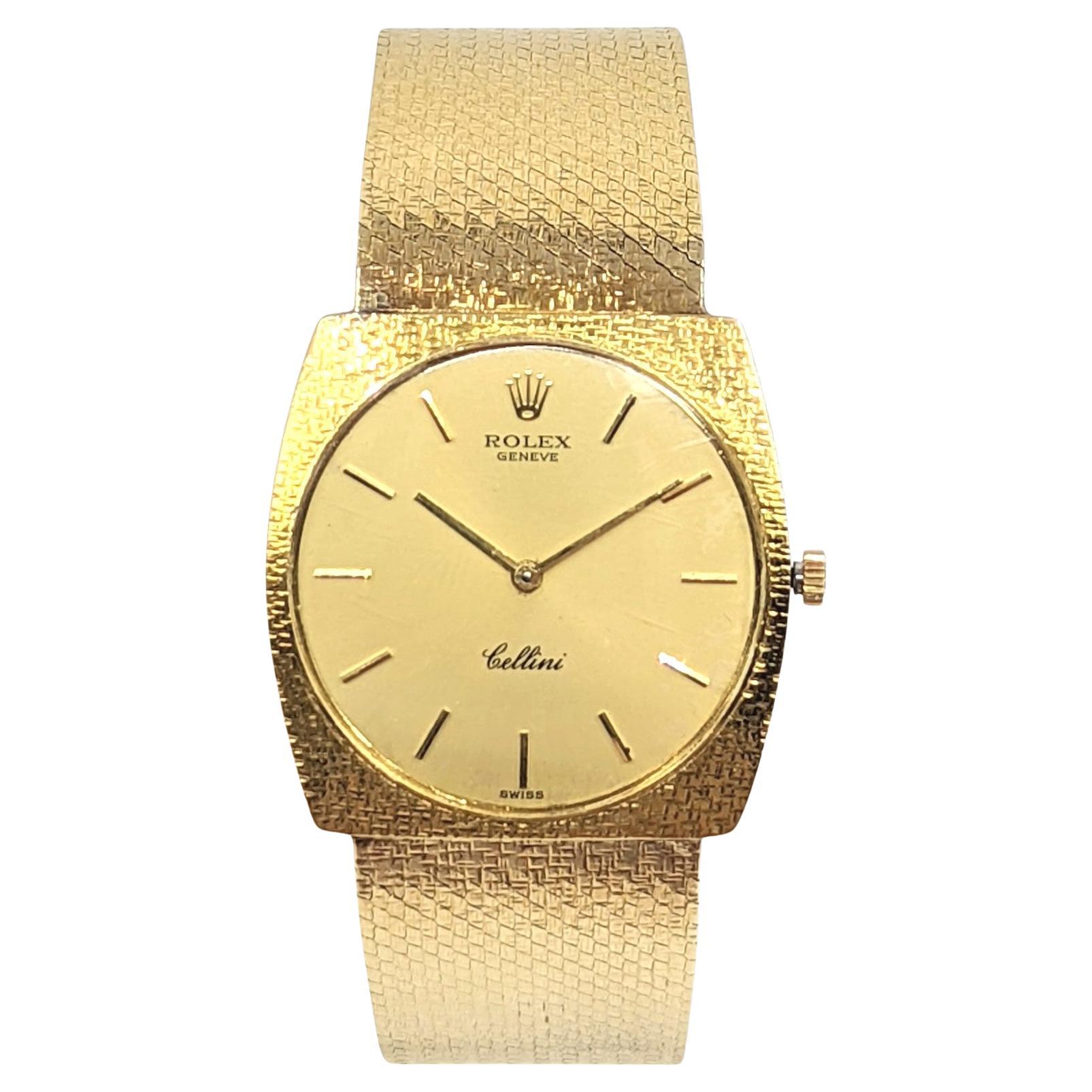 Gent's Vintage Rolex Cellini Bracelet Watch in Solid 18k Yellow Gold Ref. 3800 For Sale