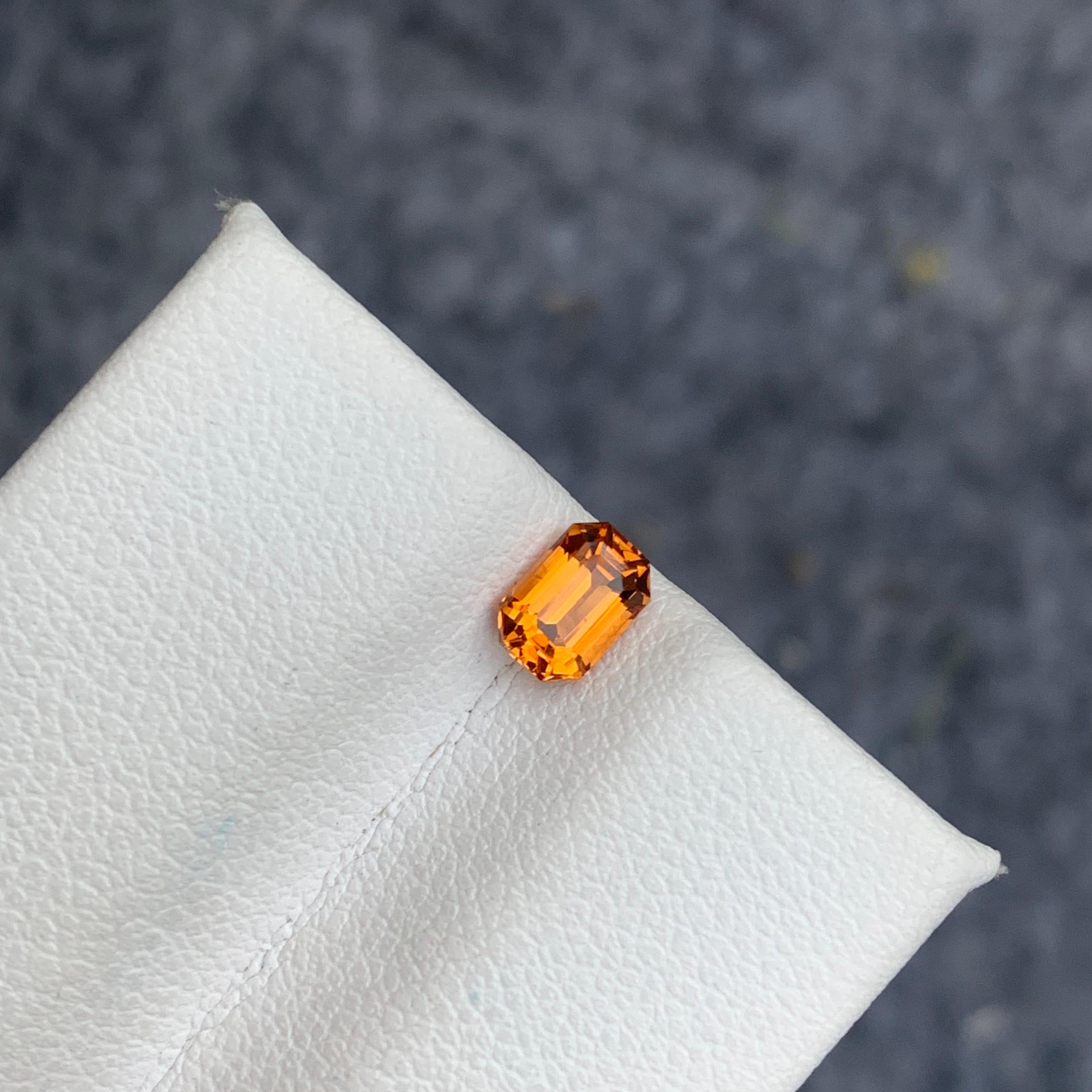 Taille émeraude Grenat spessartine naturel non serti de 0,65 carat provenant d'une mine d'Afghanistan en vente