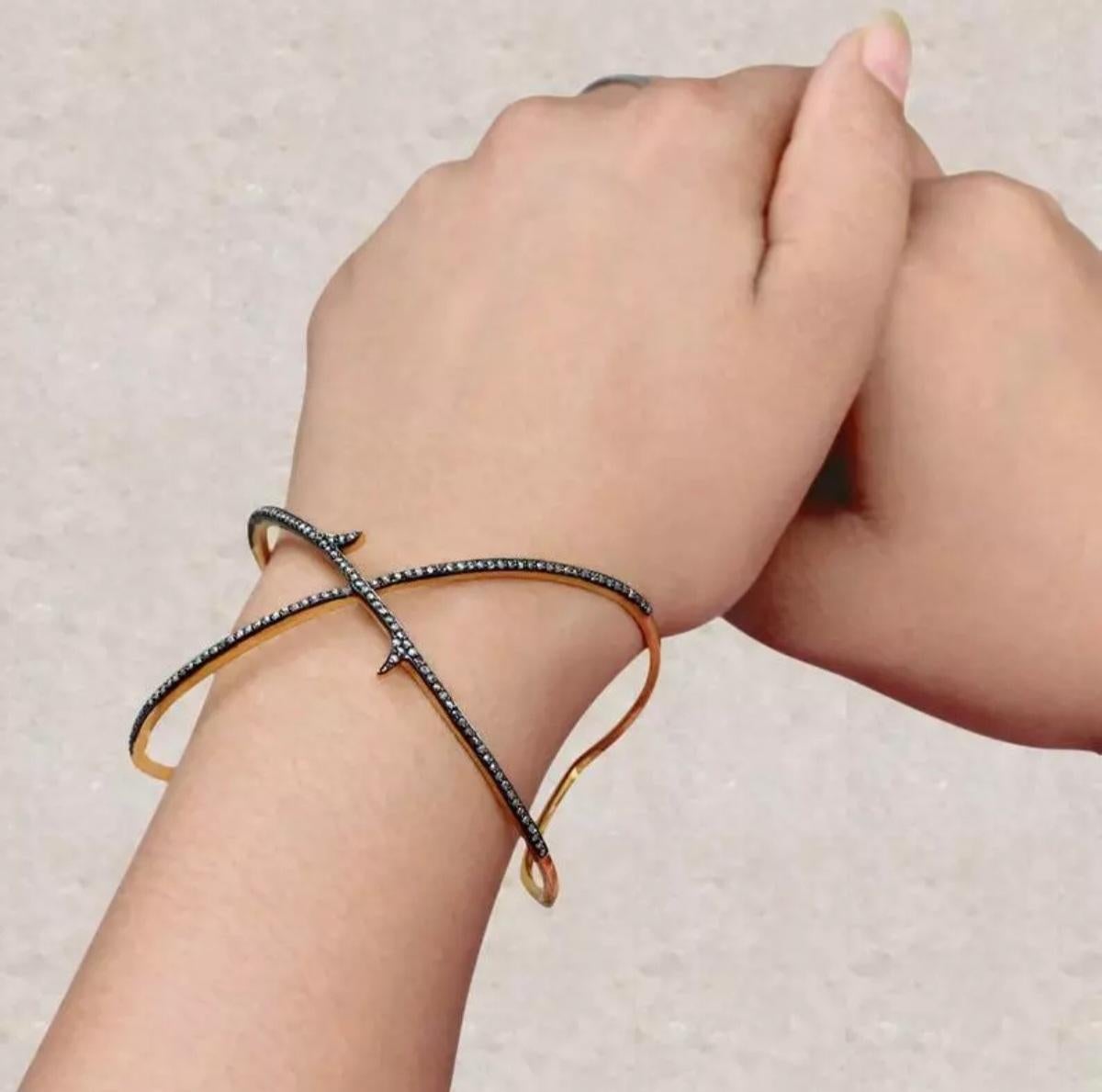 Autentico bracciale con diamanti 1,17 ct Pave Designer Bracciale in argento 925 fatto a mano

Metallo
Argento
Lunghezza
7.5 - 7.99