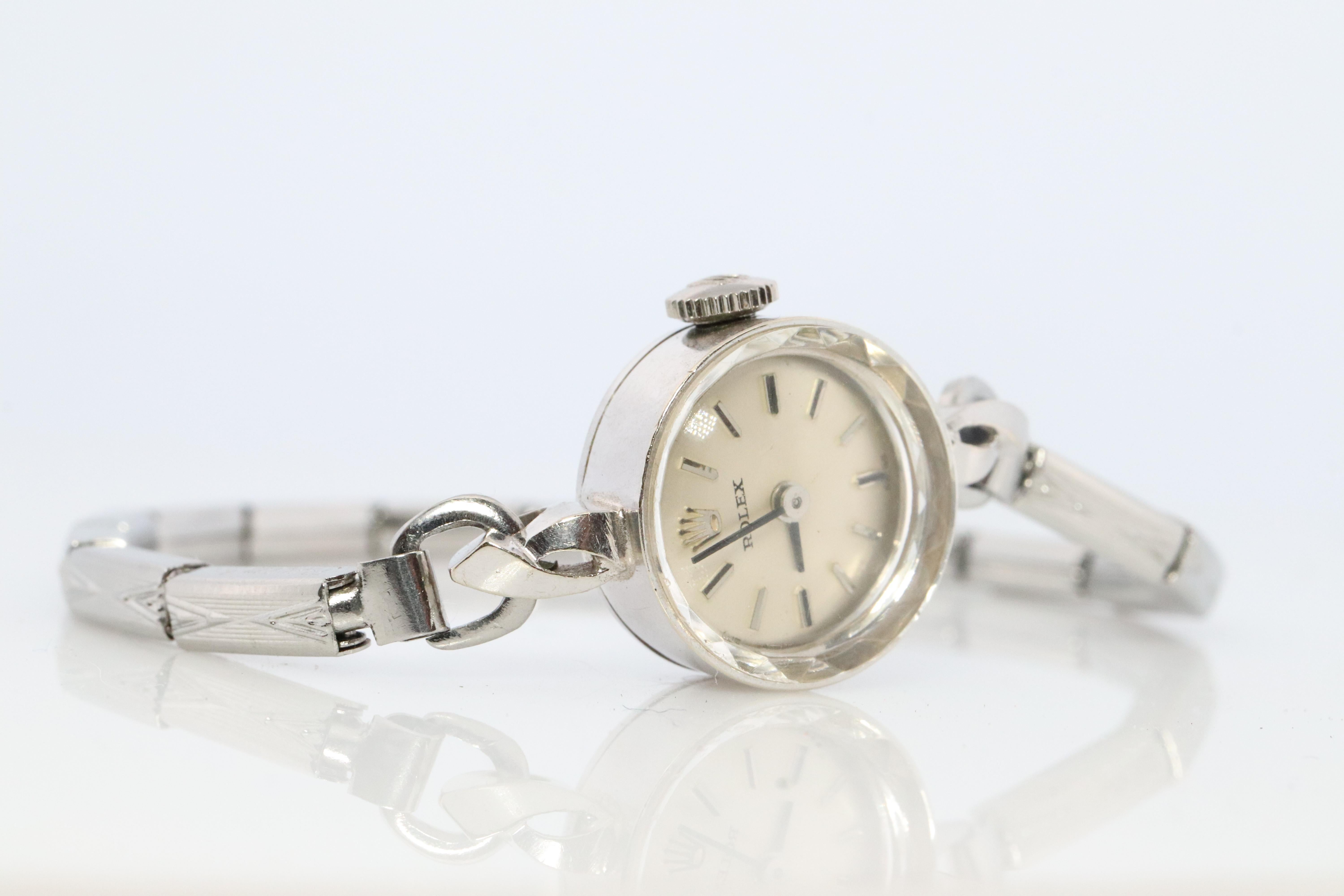 Reloj Rolex auténtico de 14 quilates. 14k WG Ladies 9823 Dainty 1950s Ladies Rolex Moderno en venta