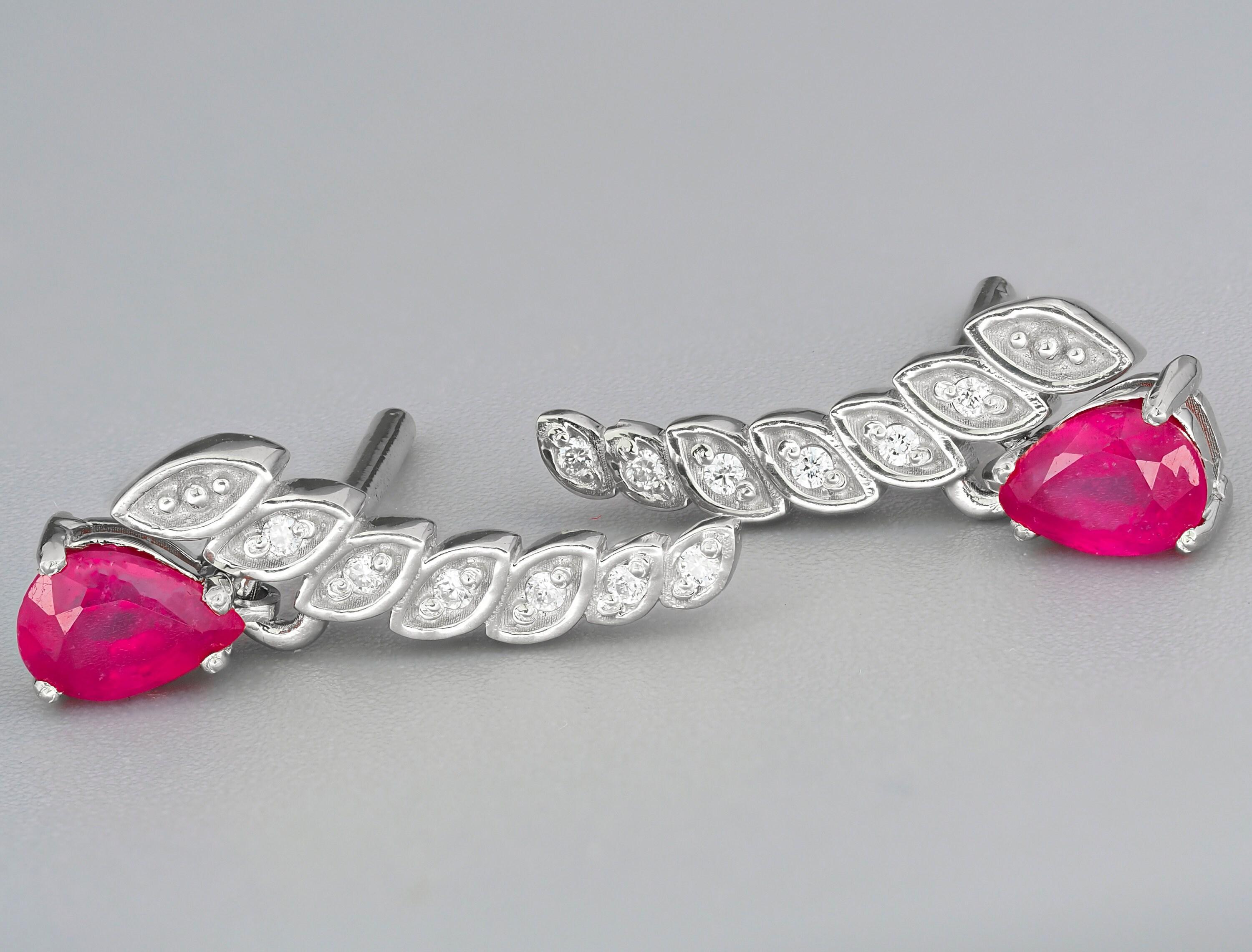 Modern Genuine 1.5 ct rubies and diamonds earrings studs For Sale
