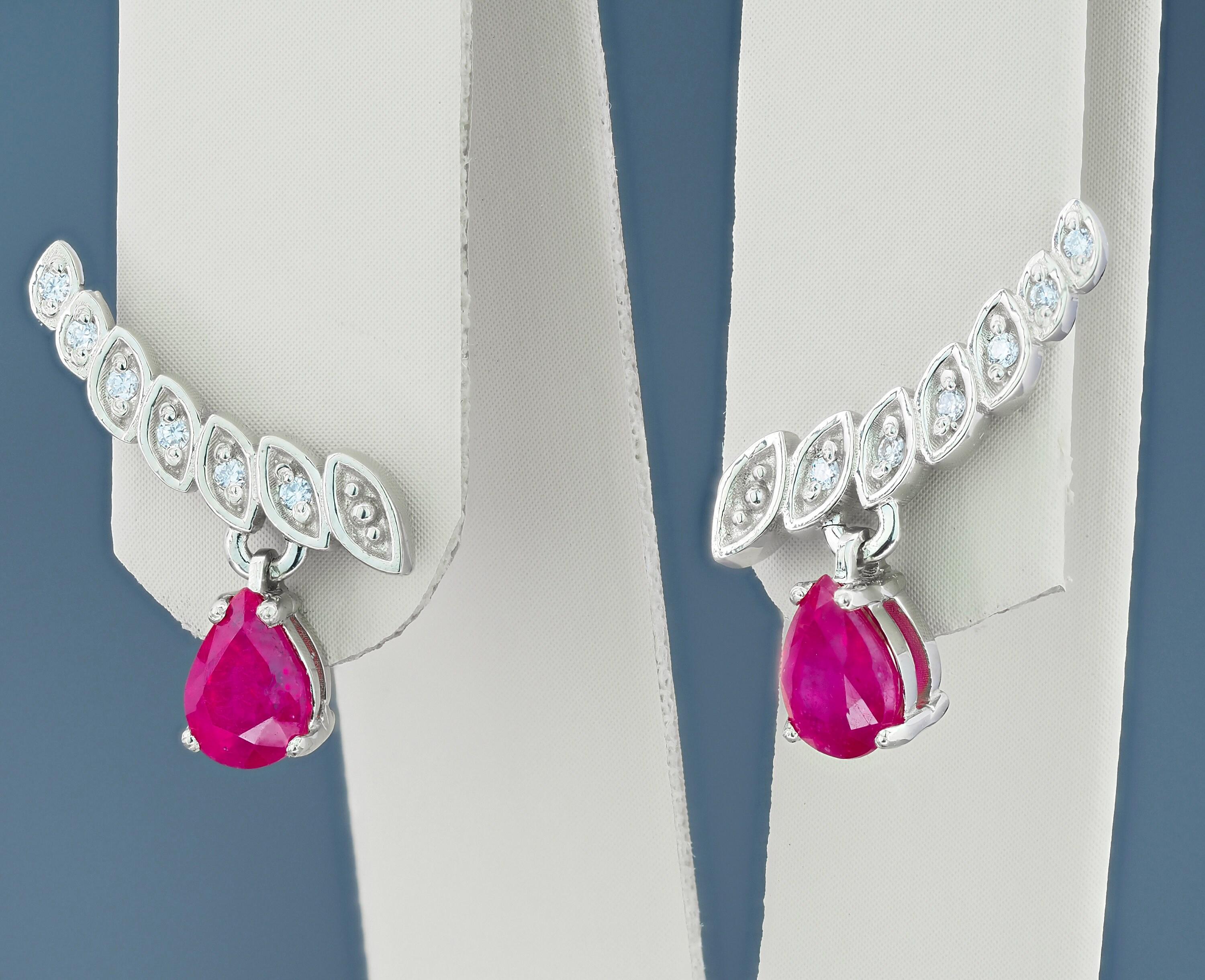 Women's Genuine 1.5 ct rubies and diamonds earrings studs For Sale