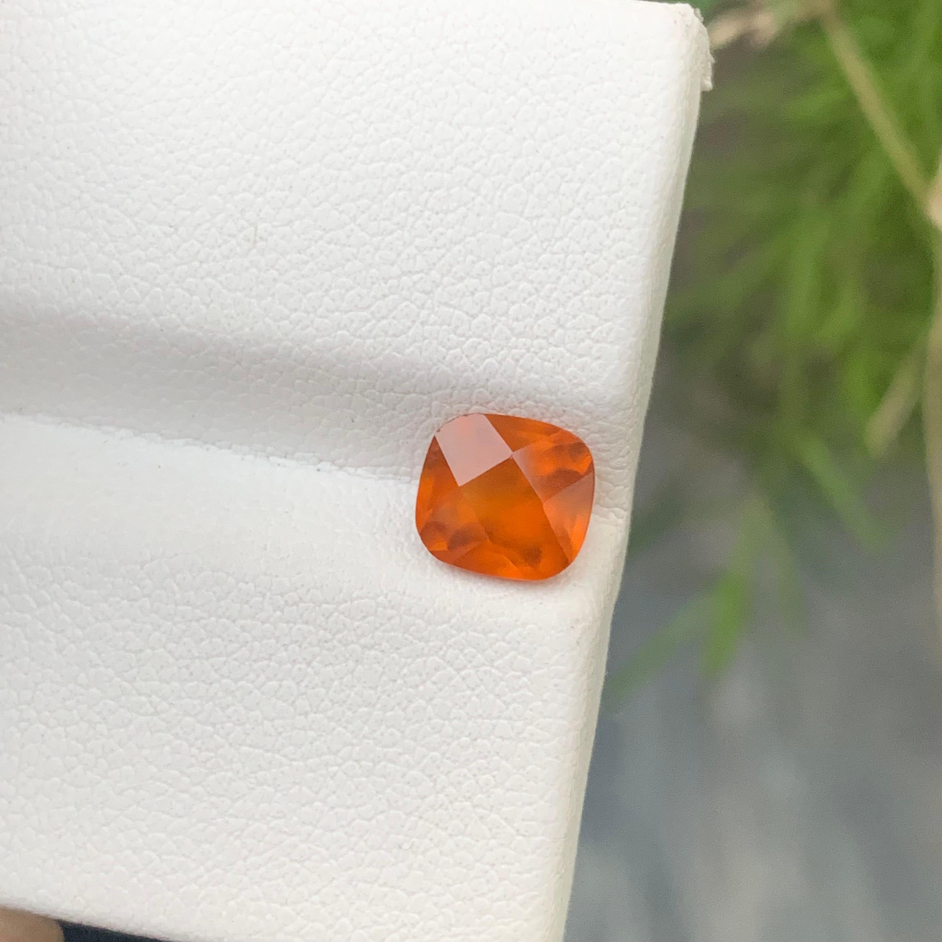 Genuine 1.70 Carat Natural Loose Fanta Hessonite Garnet Gemstone Cushion Shape In New Condition For Sale In Peshawar, PK