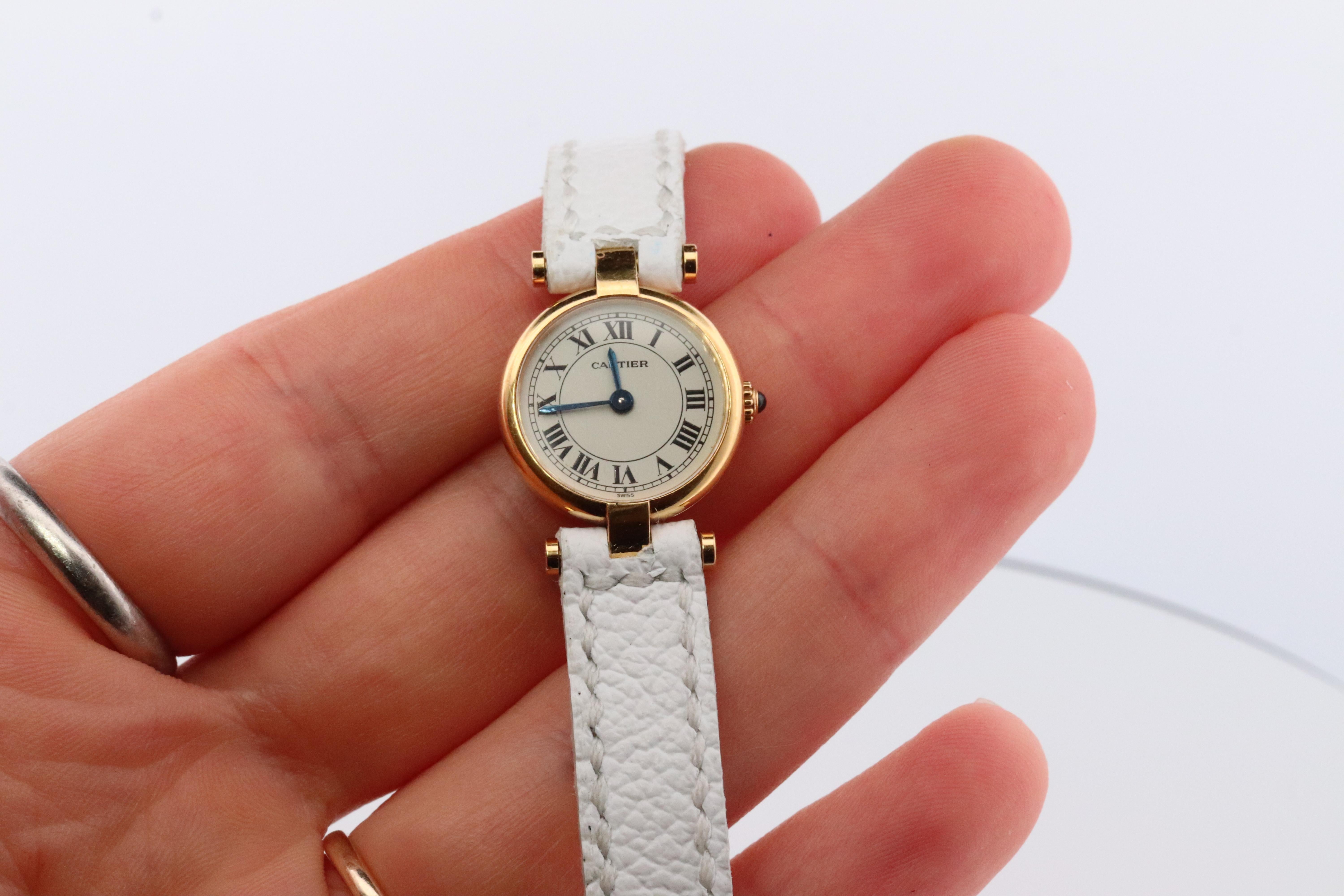 Genuine 18k Cartier Uhr. 18k Gold Cartier Vendome 2163 Uhr. CARTIER Mini (Cabochon)