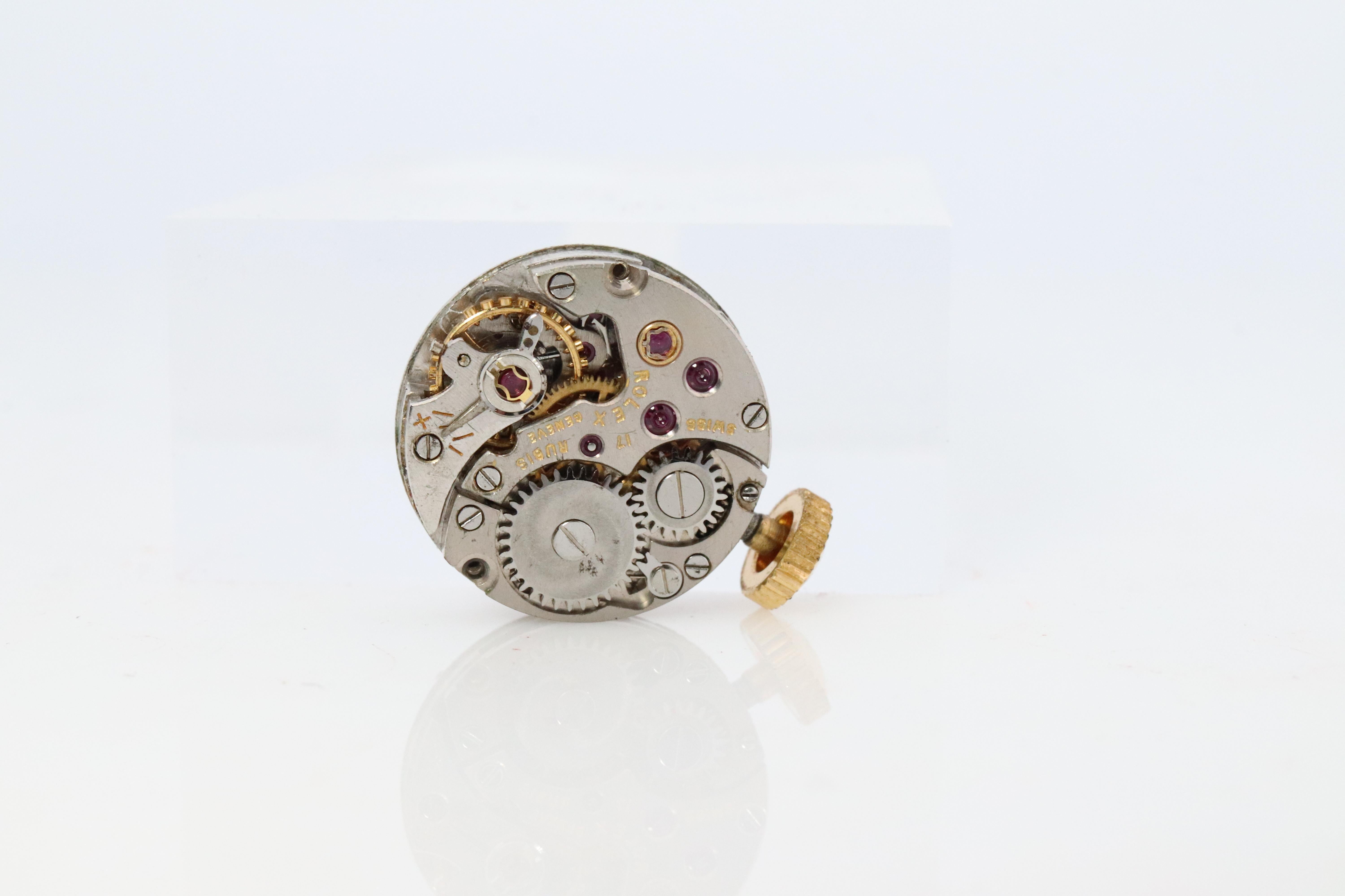 Montre précision Rolex 18 carats véritable, 18 carats YG pour femmes 8648 Dainty 1940s Ladies Rolex en vente 3