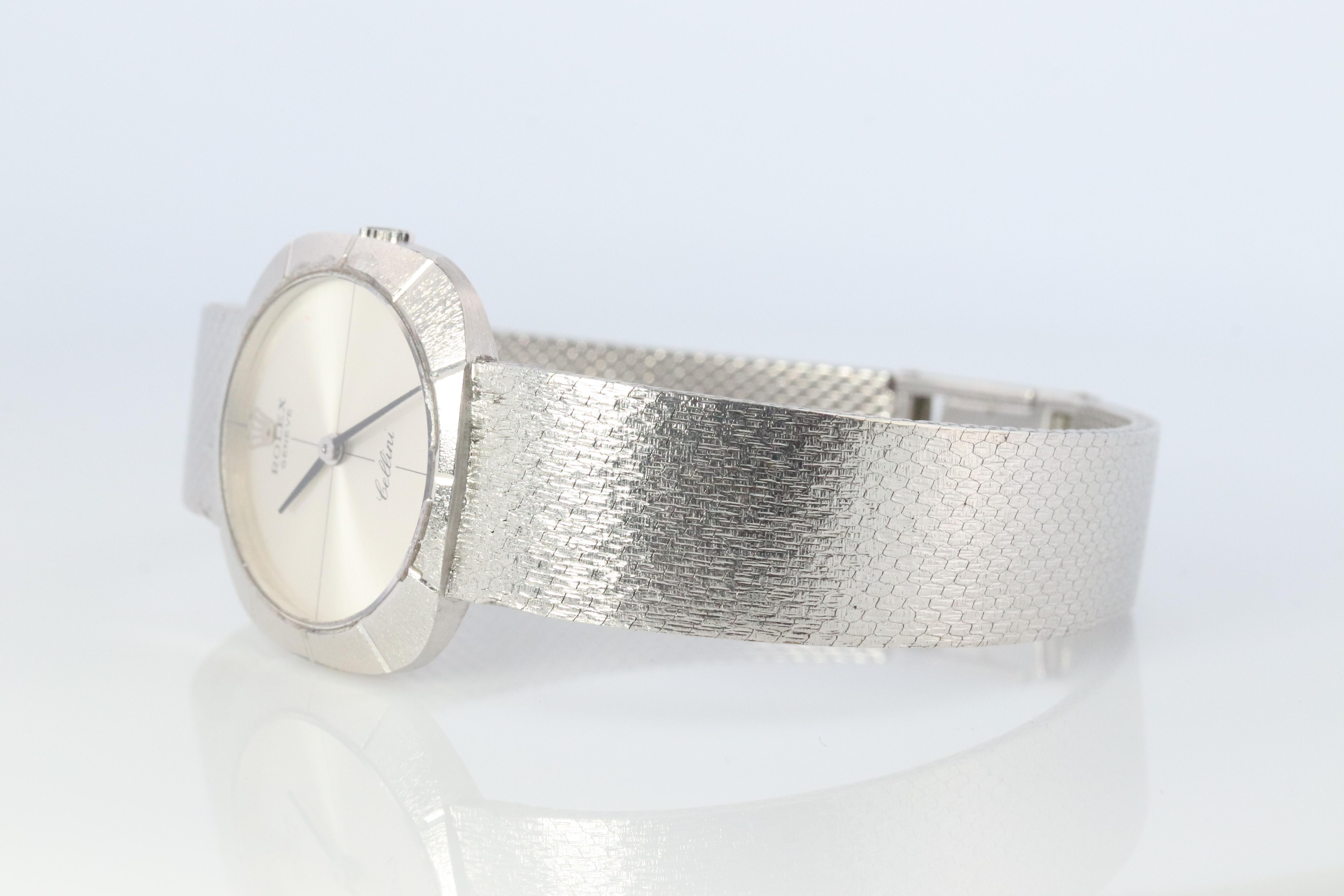 Genuine 18k Rolex Watch. ROLEX Cellini 3808 Mechanical Windup. Milanese bracelet In Good Condition In Port Charlotte, FL