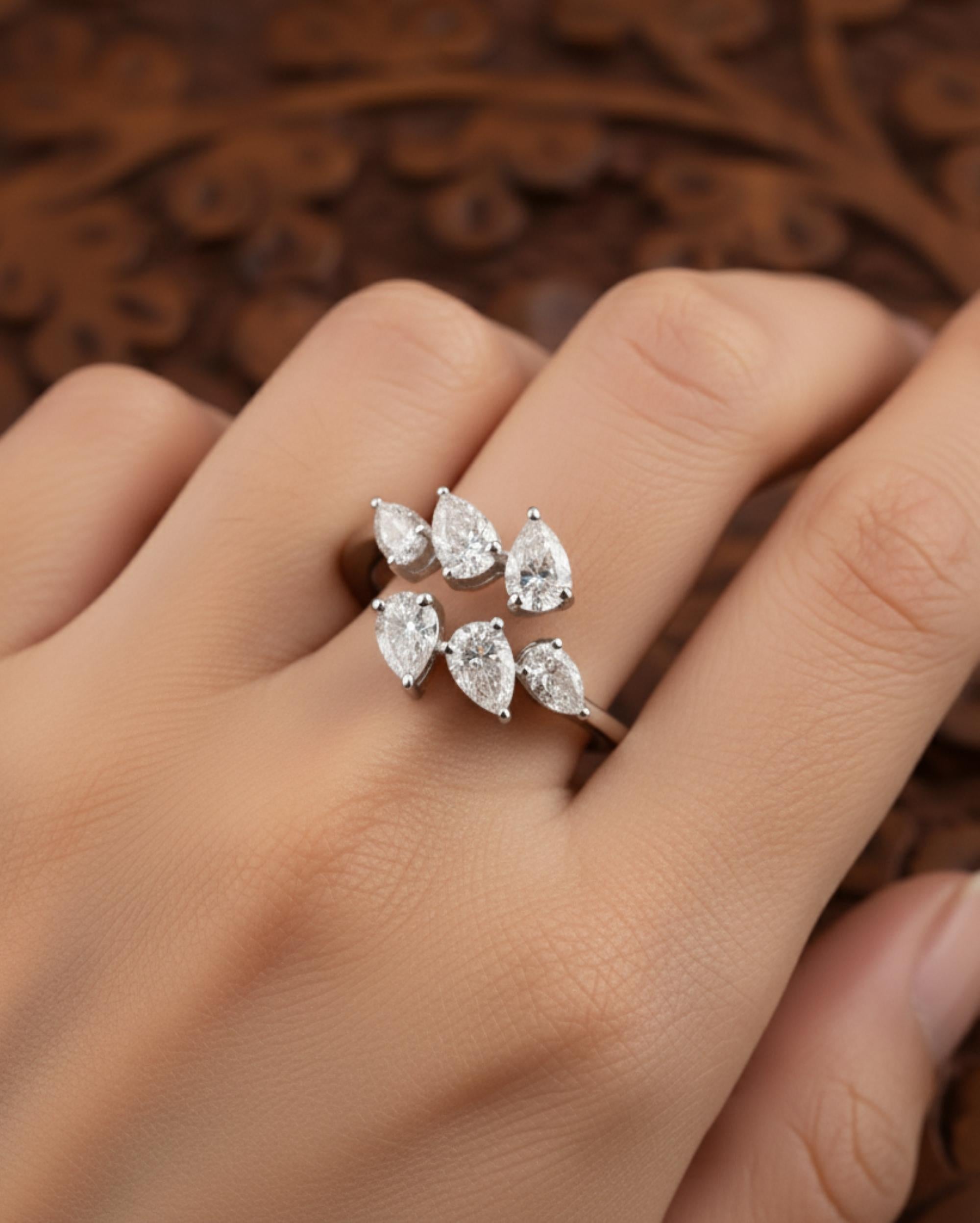 Im Angebot: Echte 18K Weißgold 1.03Ct Birnenschliff natürlicher Diamant Bypass Open Band Ring () 8
