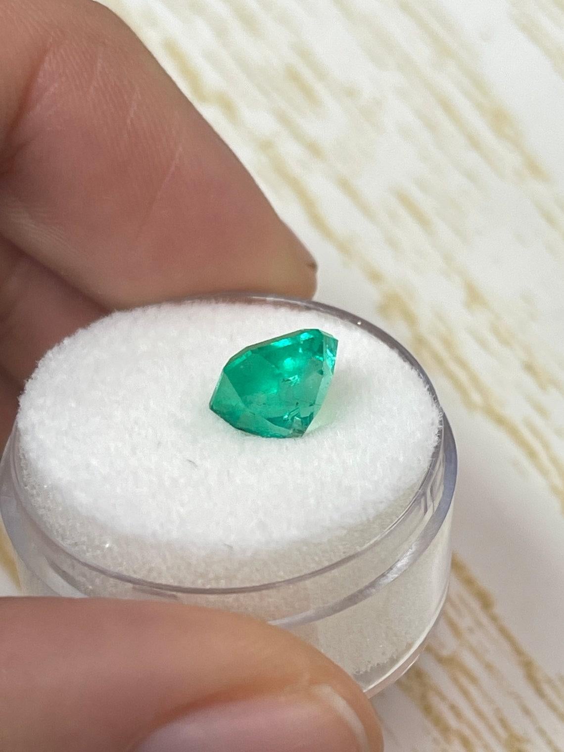 Genuine 2.71 Carat Electric Yellow Green Muzo Asscher Cut Colombian Emerald For Sale 1