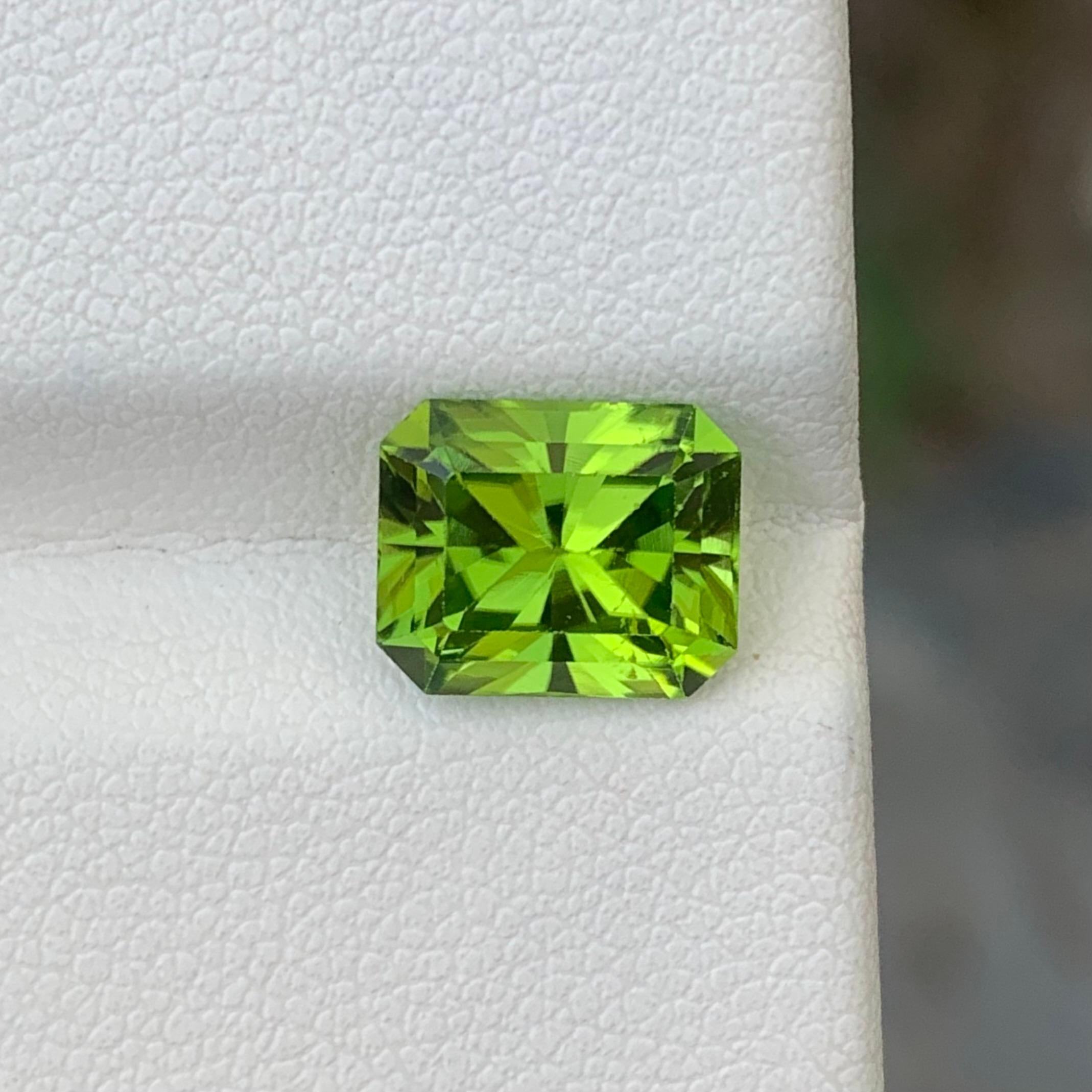 Emerald Cut Genuine 3.35 Carats Natural Loose Precision Cut Peridot Ring Gemstone  For Sale