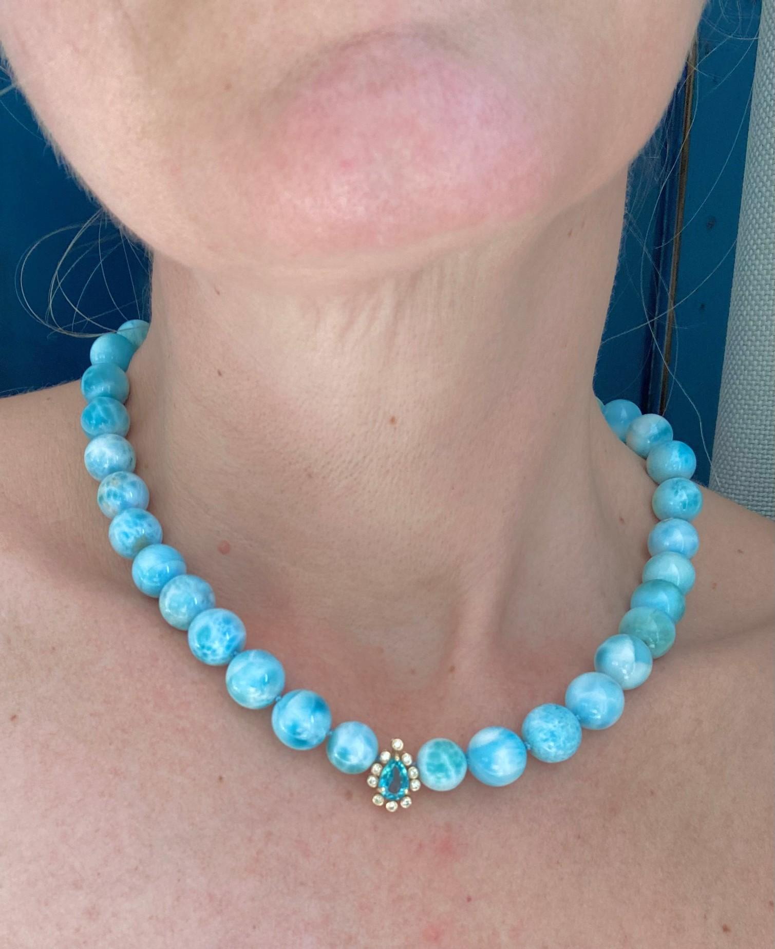 Donna Collana di 490 carati di apatite e larimar di Paraiba con diamanti in vendita