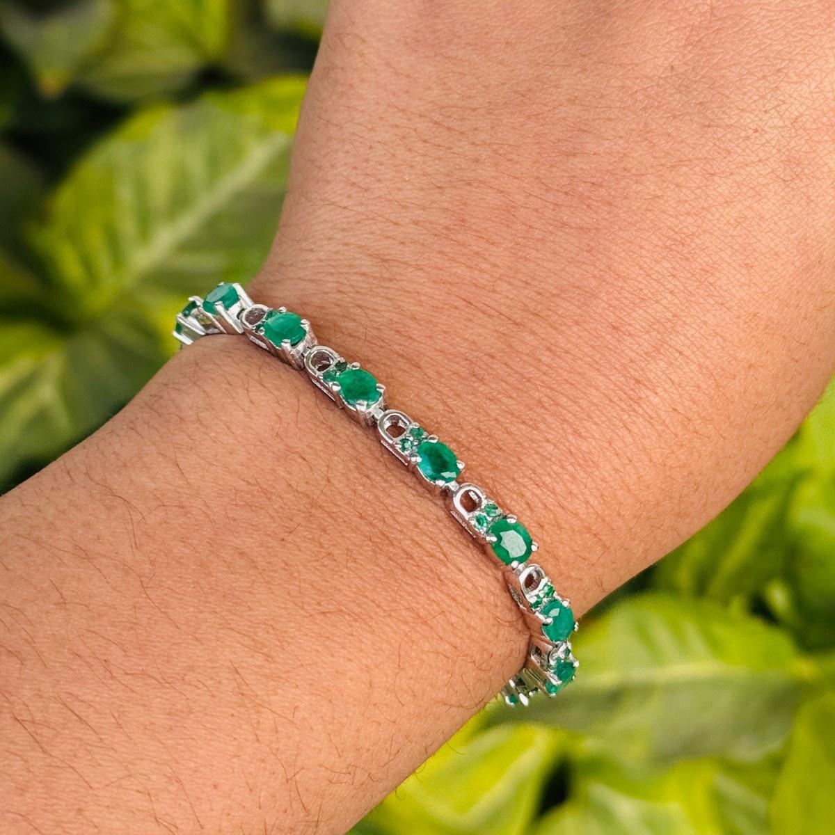Women's Genuine 7.40 Carat Emerald Tennis Bracelet in Sterling Silver Gift for Mom For Sale