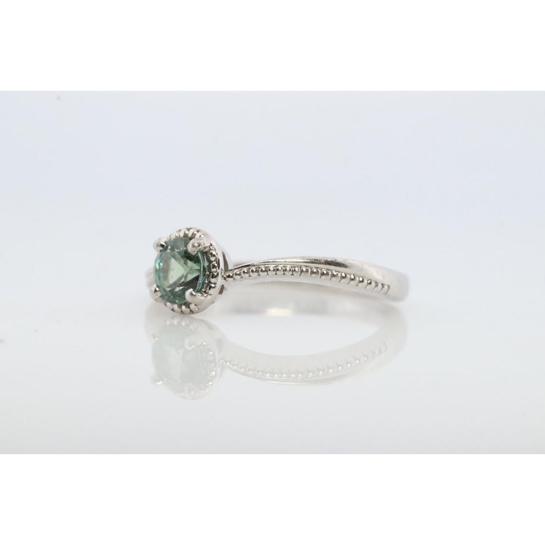 Ring mit echtem Alexandrit. Runder natürlicher ALEXANDRITE-Ring in Platinfassung. im Zustand „Gut“ im Angebot in Port Charlotte, FL