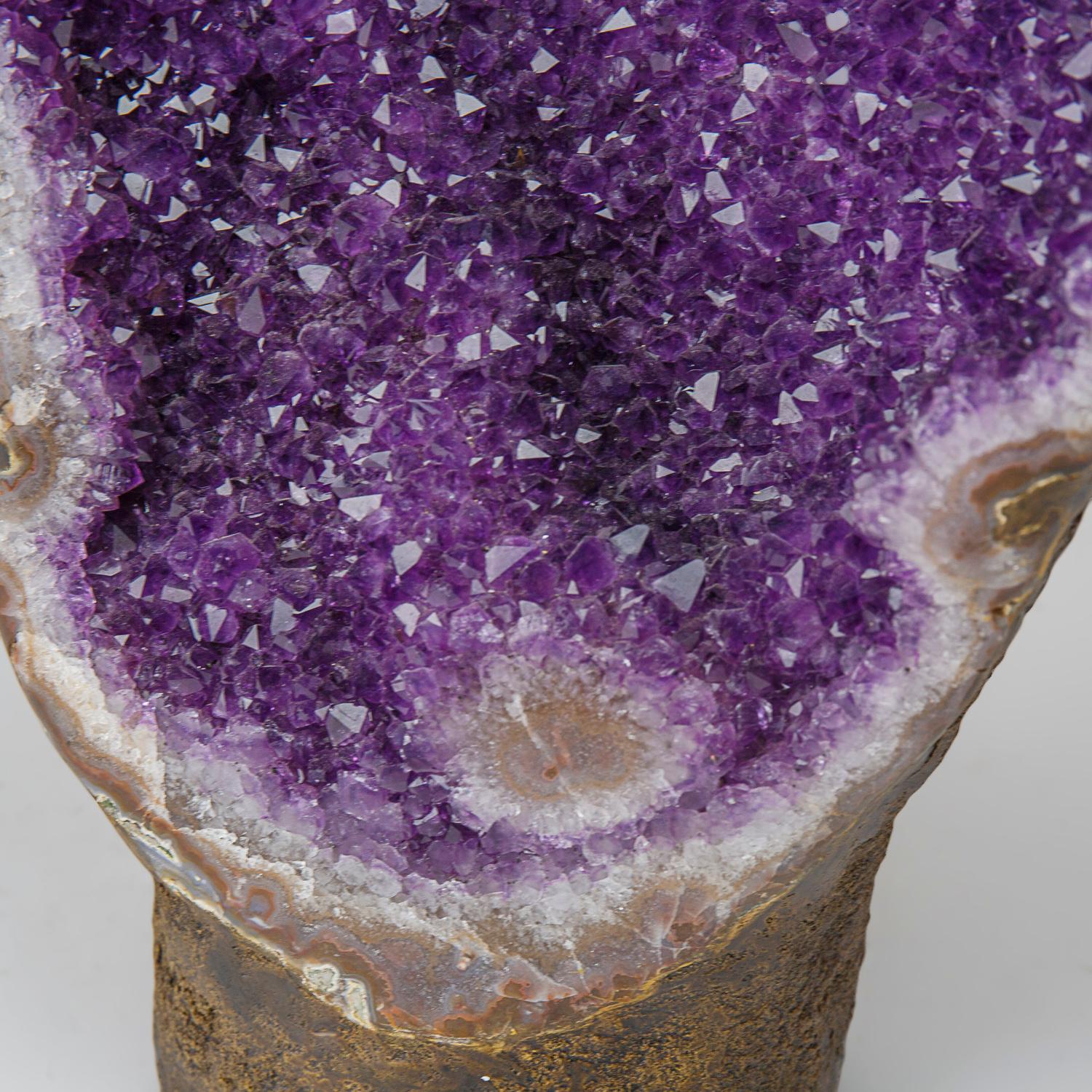 Genuine Amethyst Cluster Geode from Brazil (35 lbs) In New Condition For Sale In New York, NY