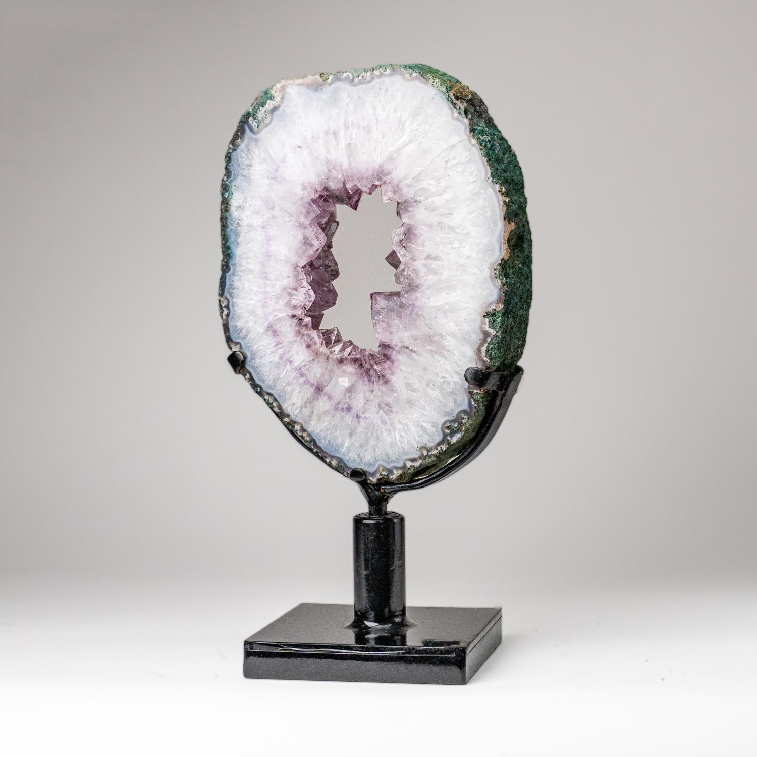 Echte Amethyst-Geodenscheibe auf Ständer aus Uruguay (13 lbs) im Zustand „Neu“ im Angebot in New York, NY