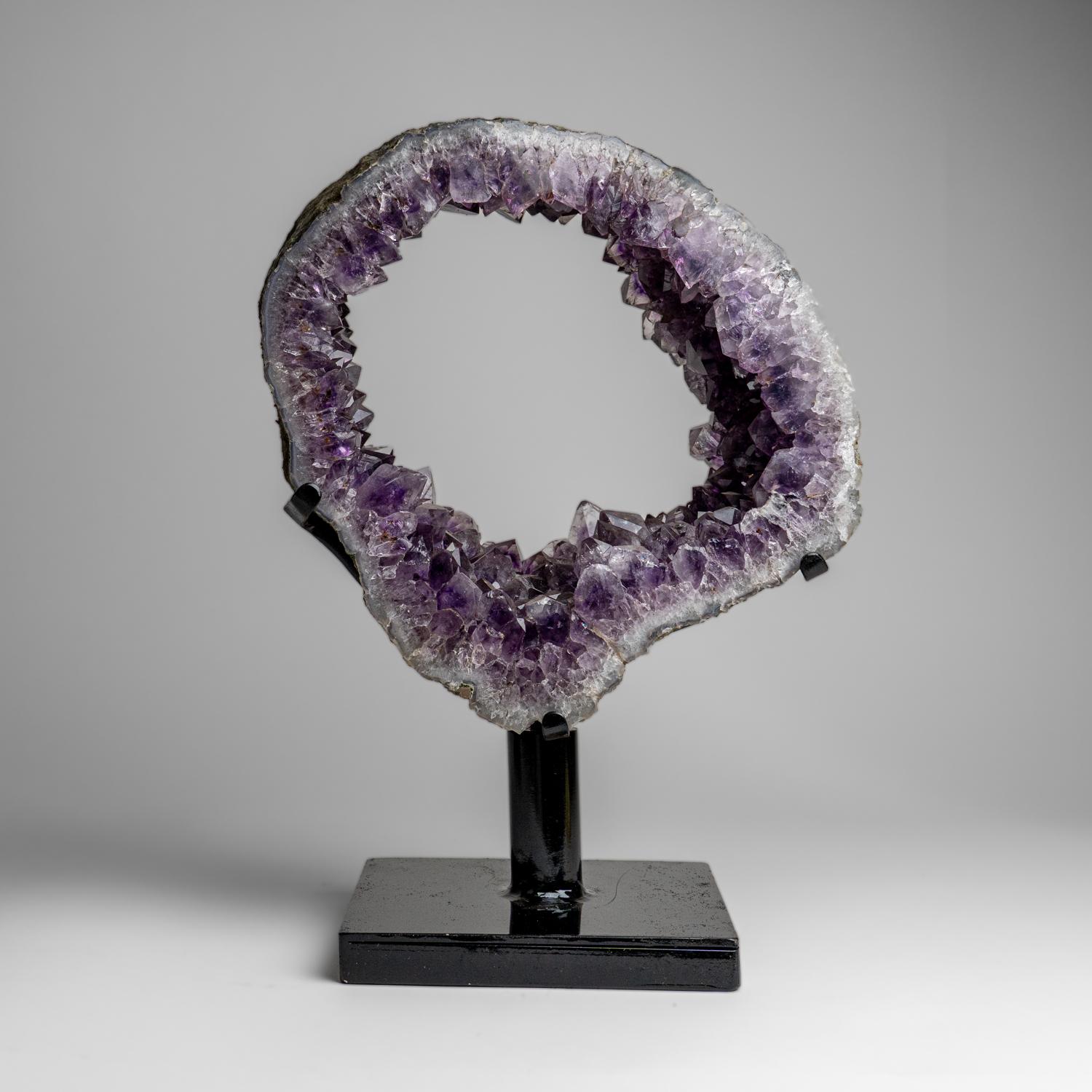 Echte Amethyst-Geodenscheibe auf Ständer aus Uruguay (13,8 lbs) im Angebot 1