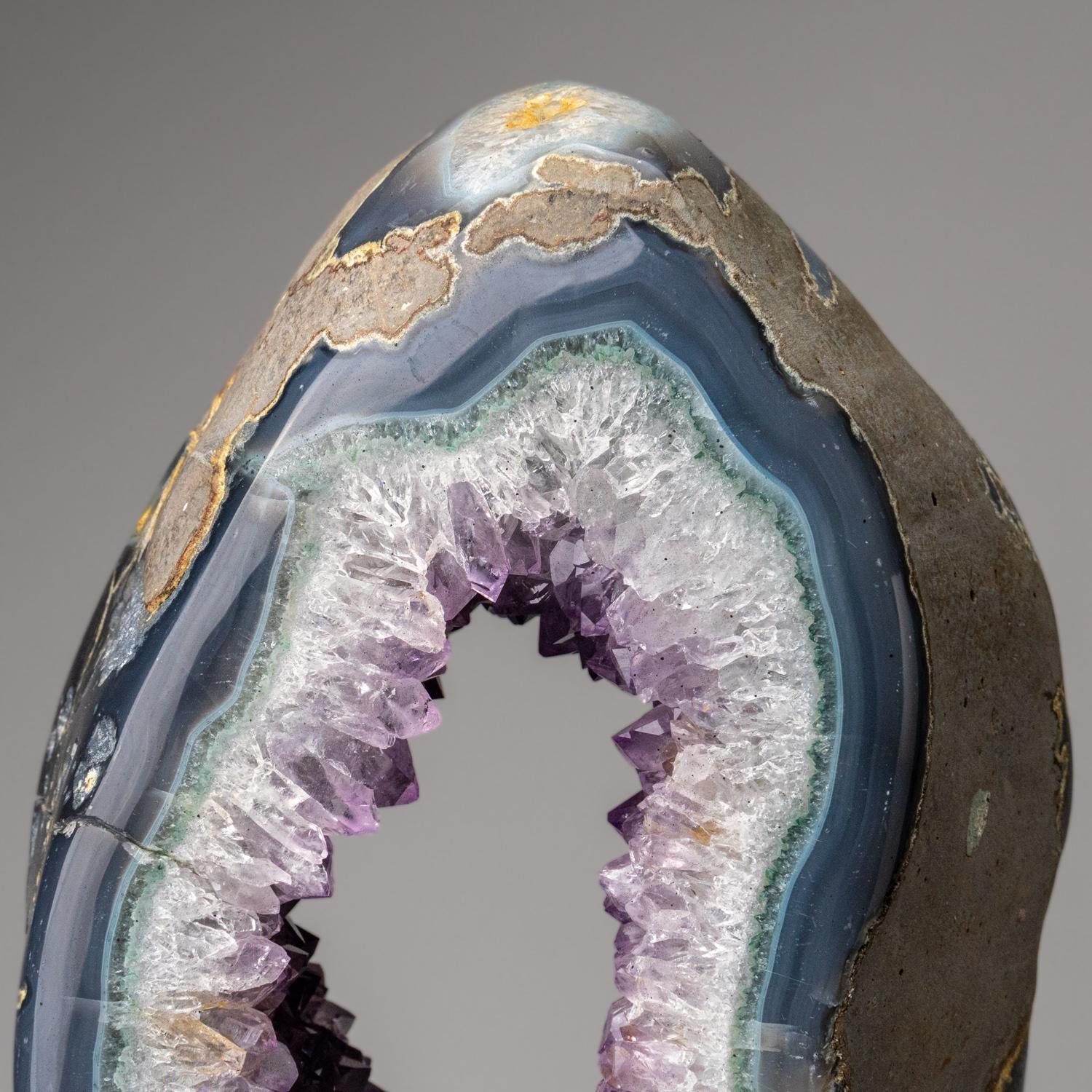 Echte Amethyst-Geodenscheibe auf Ständer aus Uruguay (14 lbs) im Angebot 1