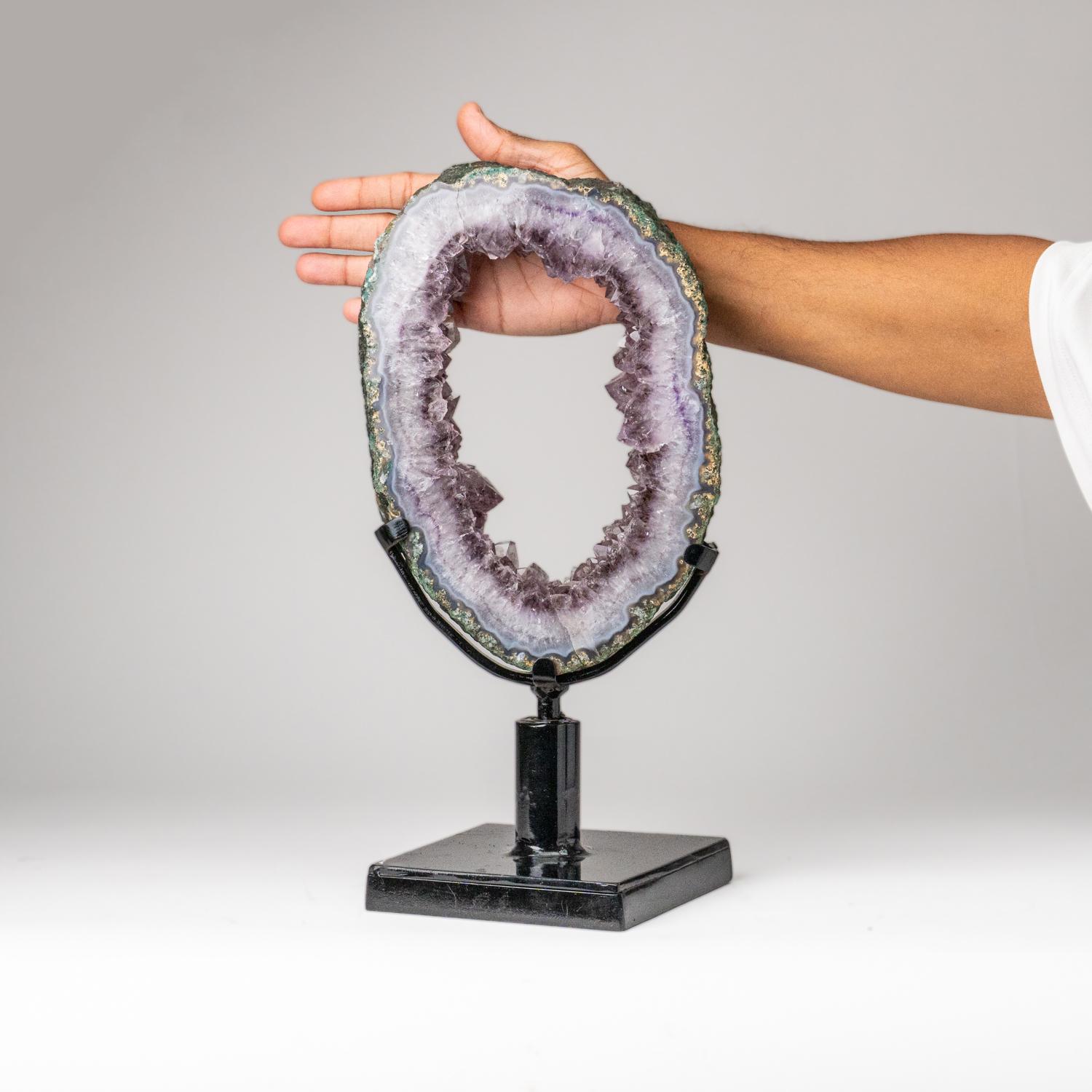 Echte Amethyst-Geodenscheibe auf Ständer aus Uruguay (9 lbs) (Uruguayisch) im Angebot