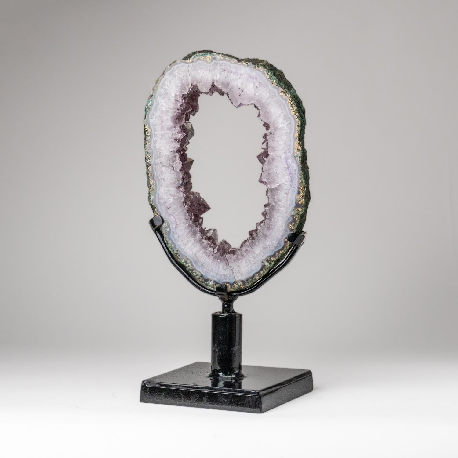 Echte Amethyst-Geodenscheibe auf Ständer aus Uruguay (9 lbs) im Zustand „Neu“ im Angebot in New York, NY