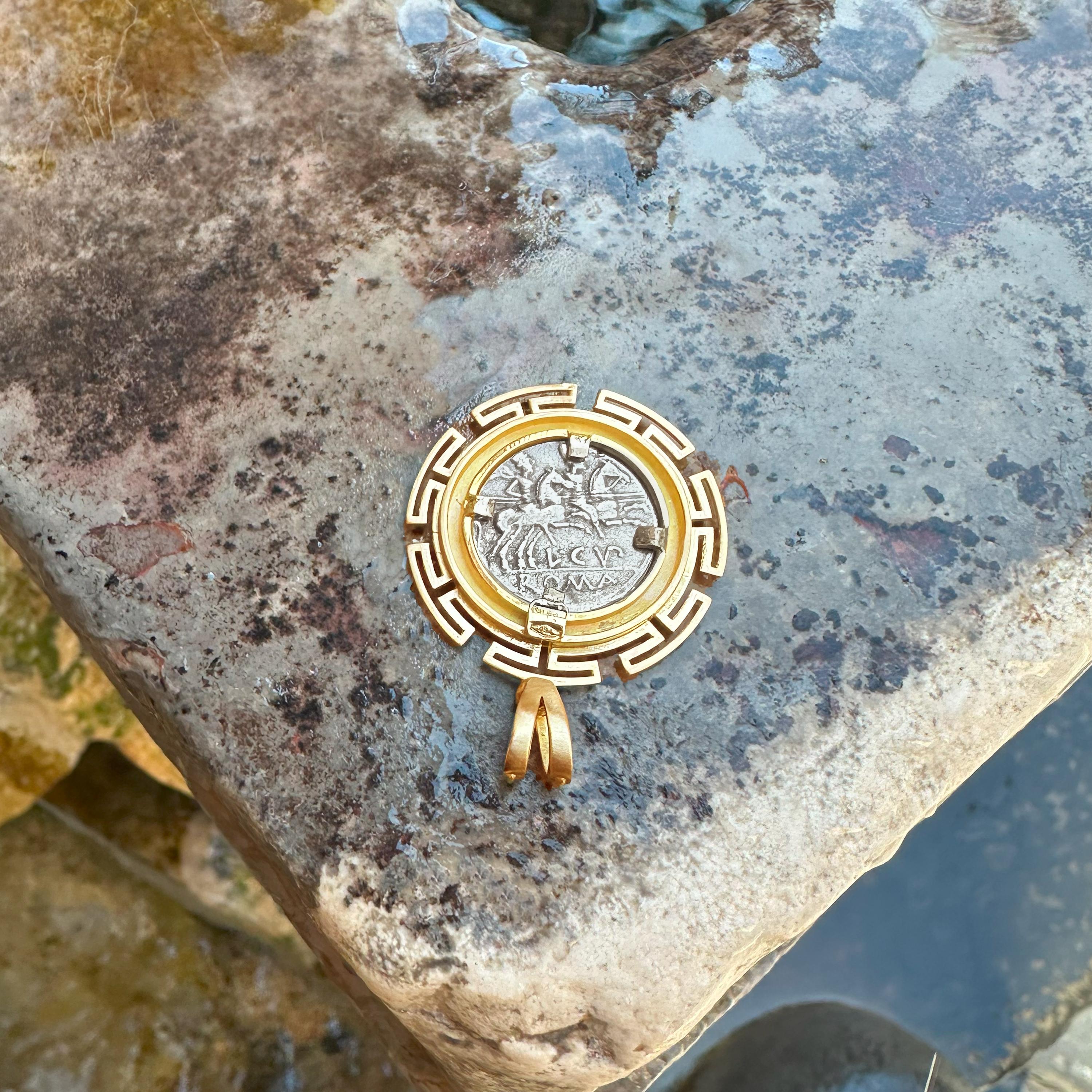 Classical Roman Genuine Ancient Roman Coin 148 BC 18Kt Gold Pendant Depicting Goddess Rome For Sale